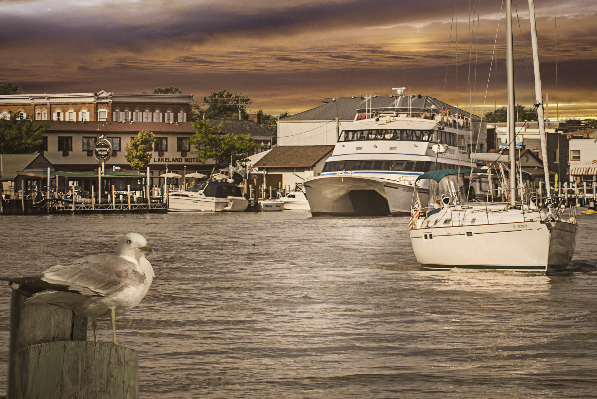 AF Zoom-Nikkor 75-300mm f/4.5-5.6 sample photo. Port clinton harbor photography