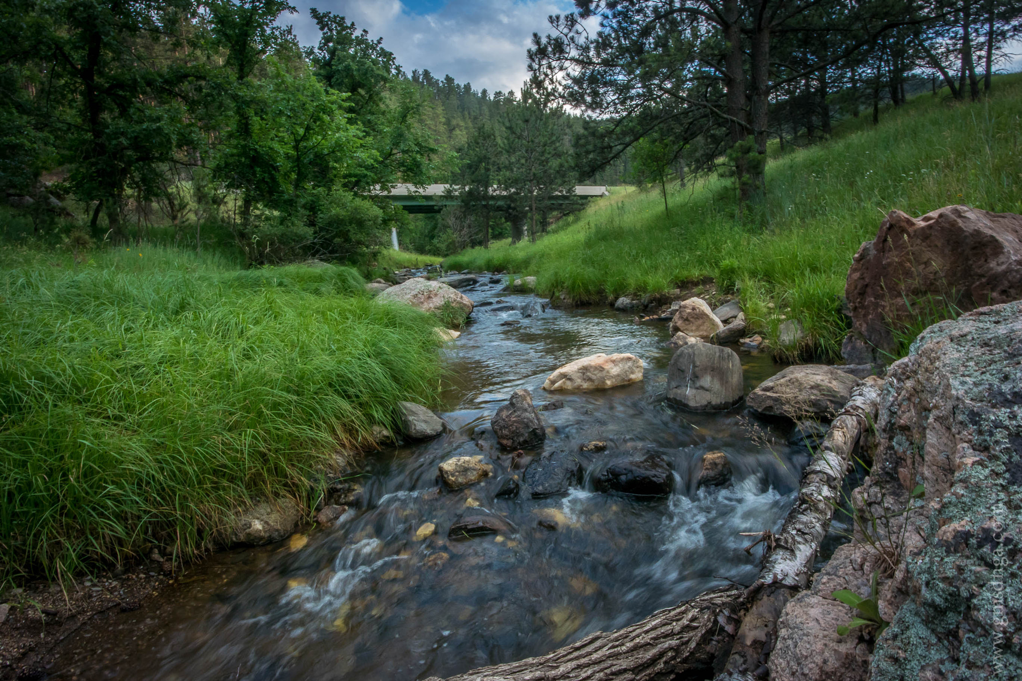 Nikon 1 J4 + Nikon 1 Nikkor VR 6.7-13mm F3.5-5.6 sample photo. Keystone creek south dakota photography