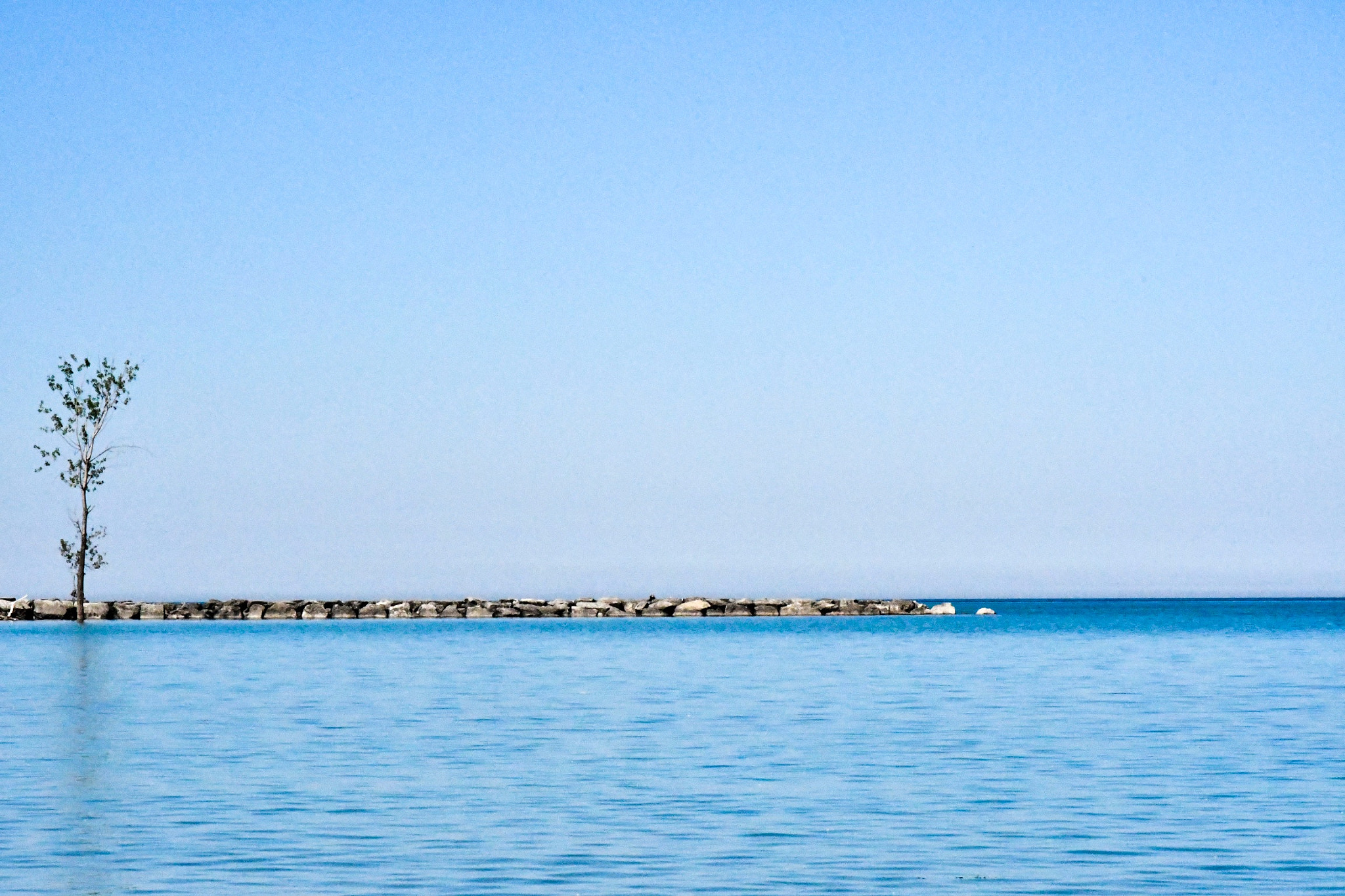 AF Zoom-Nikkor 28-105mm f/3.5-4.5D IF sample photo. St. christopher's beach, goderich photography
