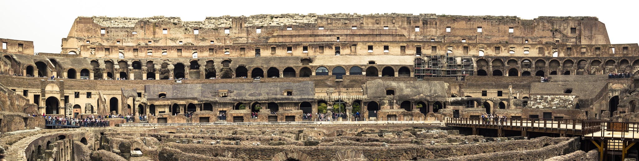 Tamron SP AF 17-50mm F2.8 XR Di II LD Aspherical (IF) sample photo. Dentro del coliseo photography