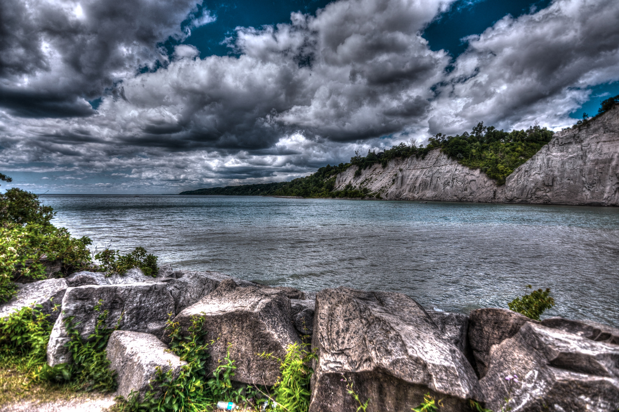 Tokina AT-X 11-20mm F2.8 PRO DX sample photo. Toronto shoreline photography