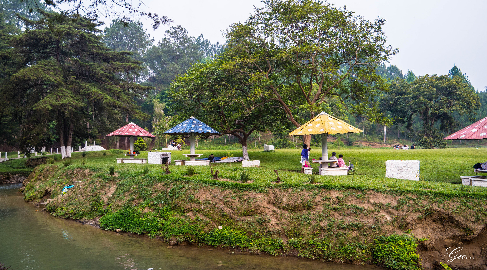 Samsung NX2000 sample photo. Chio river photography