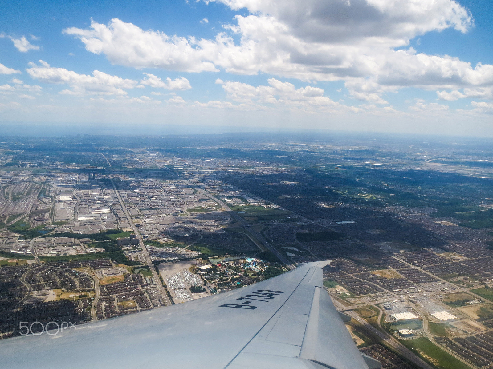 Canon PowerShot ELPH 520 HS (IXUS 500 HS / IXY 3) sample photo. Landing on toronto photography