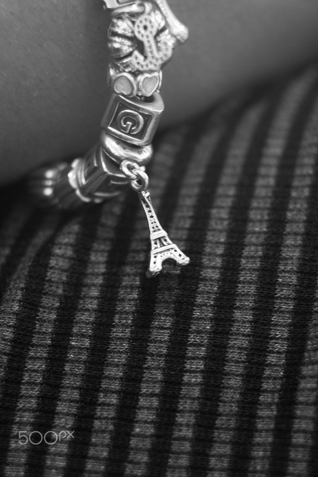 Canon EOS 1000D (EOS Digital Rebel XS / EOS Kiss F) sample photo. Bracelet photography