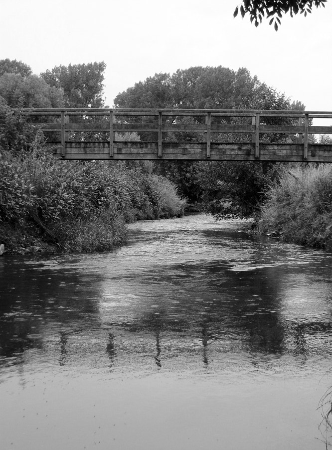KONICA MINOLTA DIGITAL CAMERA KD-400Z sample photo. Abandoned bridge photography