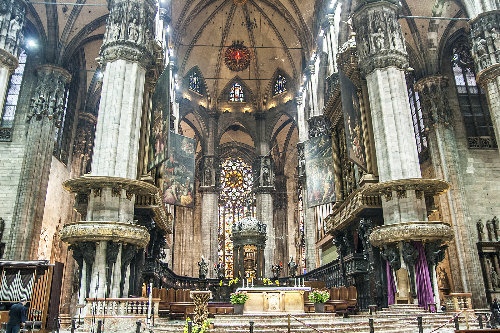 Sigma 18-50mm f/2.8 Macro sample photo. Duomo di milano photography