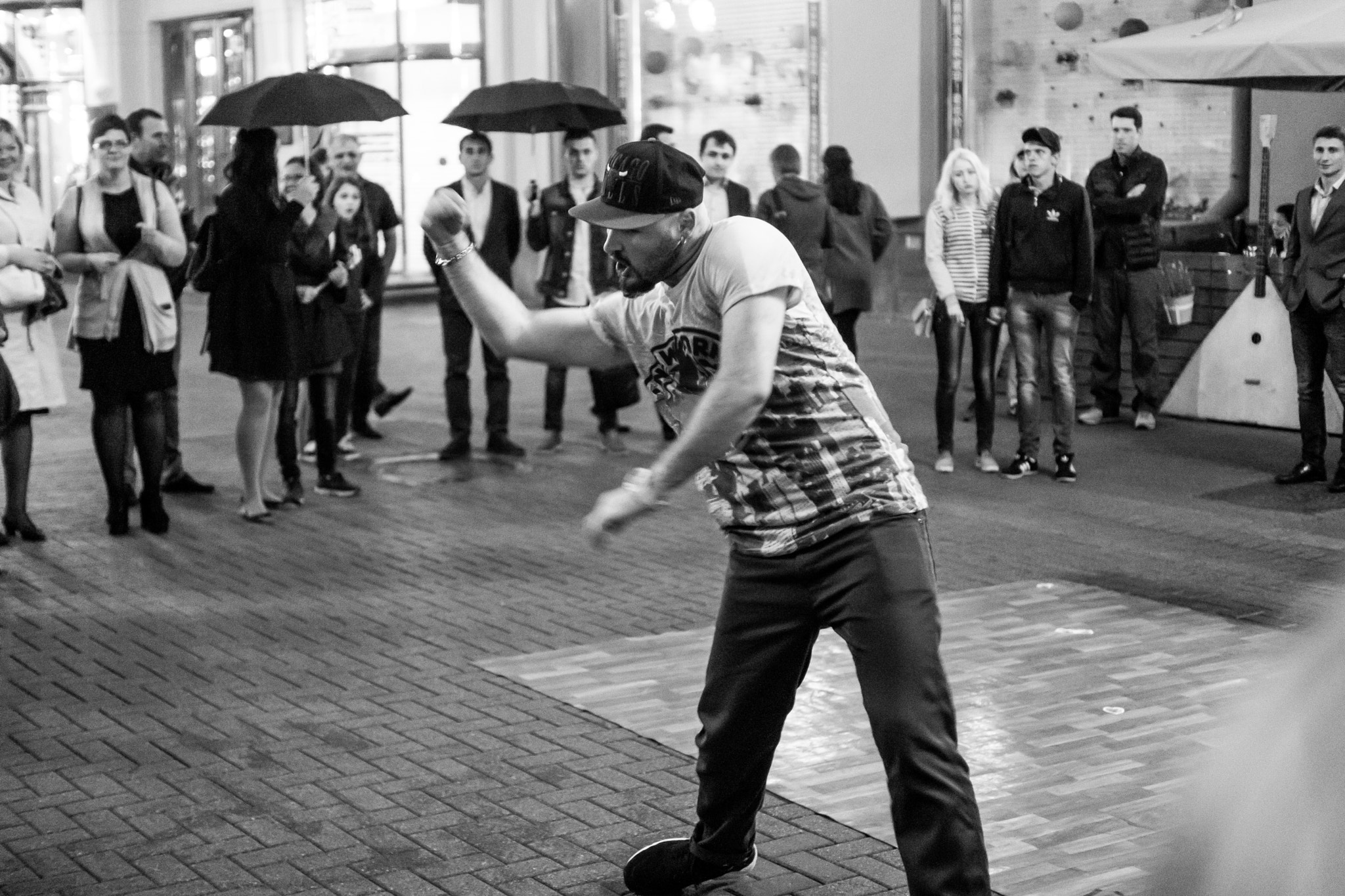 Sony SLT-A77 + Sony DT 35mm F1.8 SAM sample photo. Street dancers photography