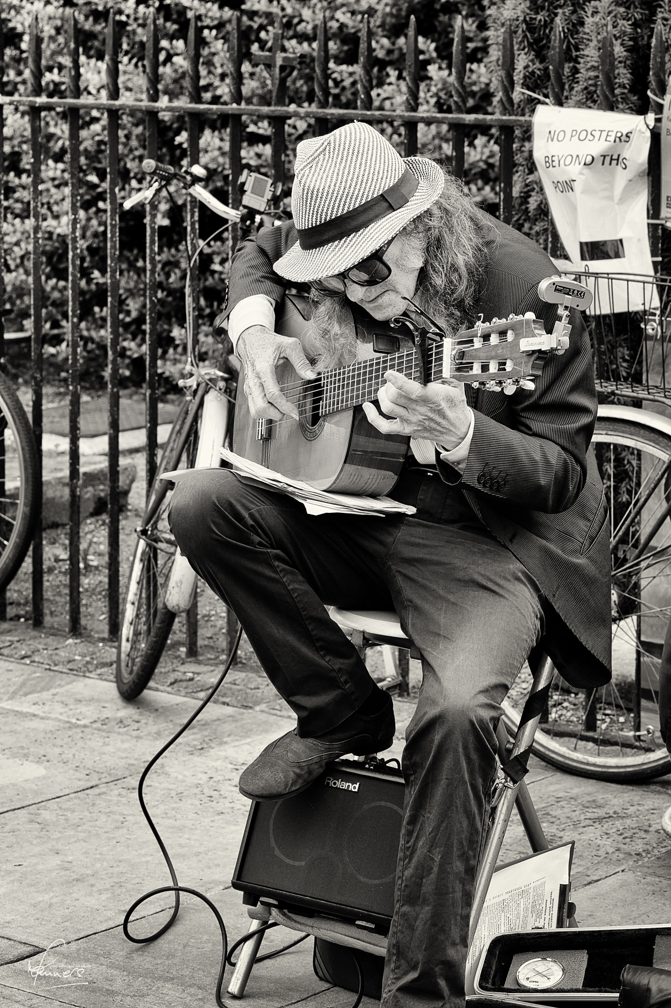 Canon EOS 5DS + Canon EF 85mm F1.8 USM sample photo. Busker photography