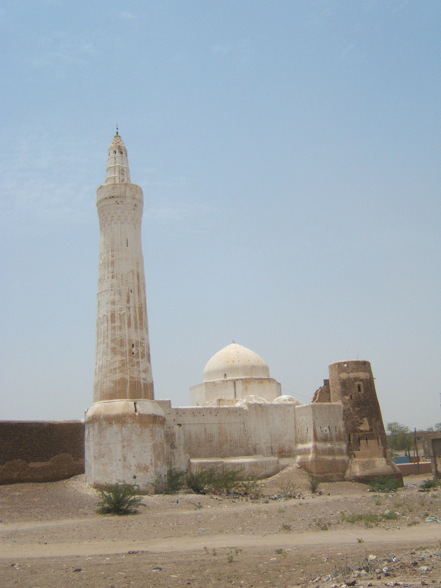 Fujifilm FinePix E510 sample photo. Antichissima moschea a zabid,yemen photography