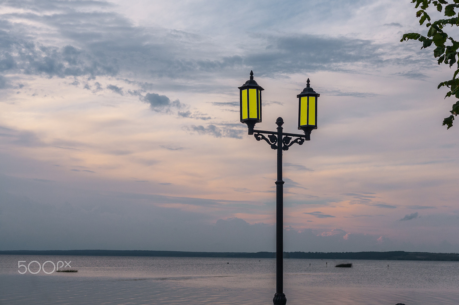 Canon EOS 5D + Canon EF 50mm F1.8 II sample photo. Yellow lamp ashore photography