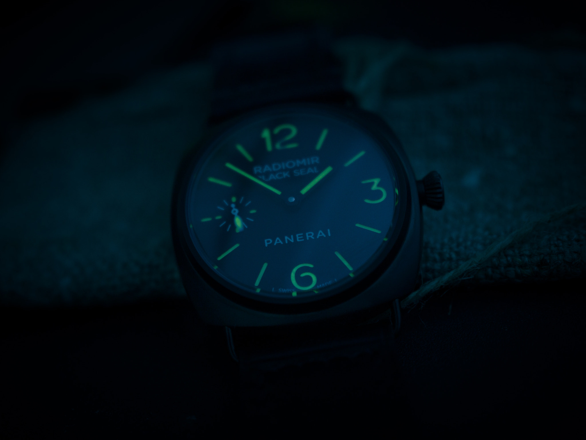 Olympus OM-D E-M10 II + Olympus M.Zuiko Digital 25mm F1.8 sample photo. Panerai radiomir blackseal watch at night photography