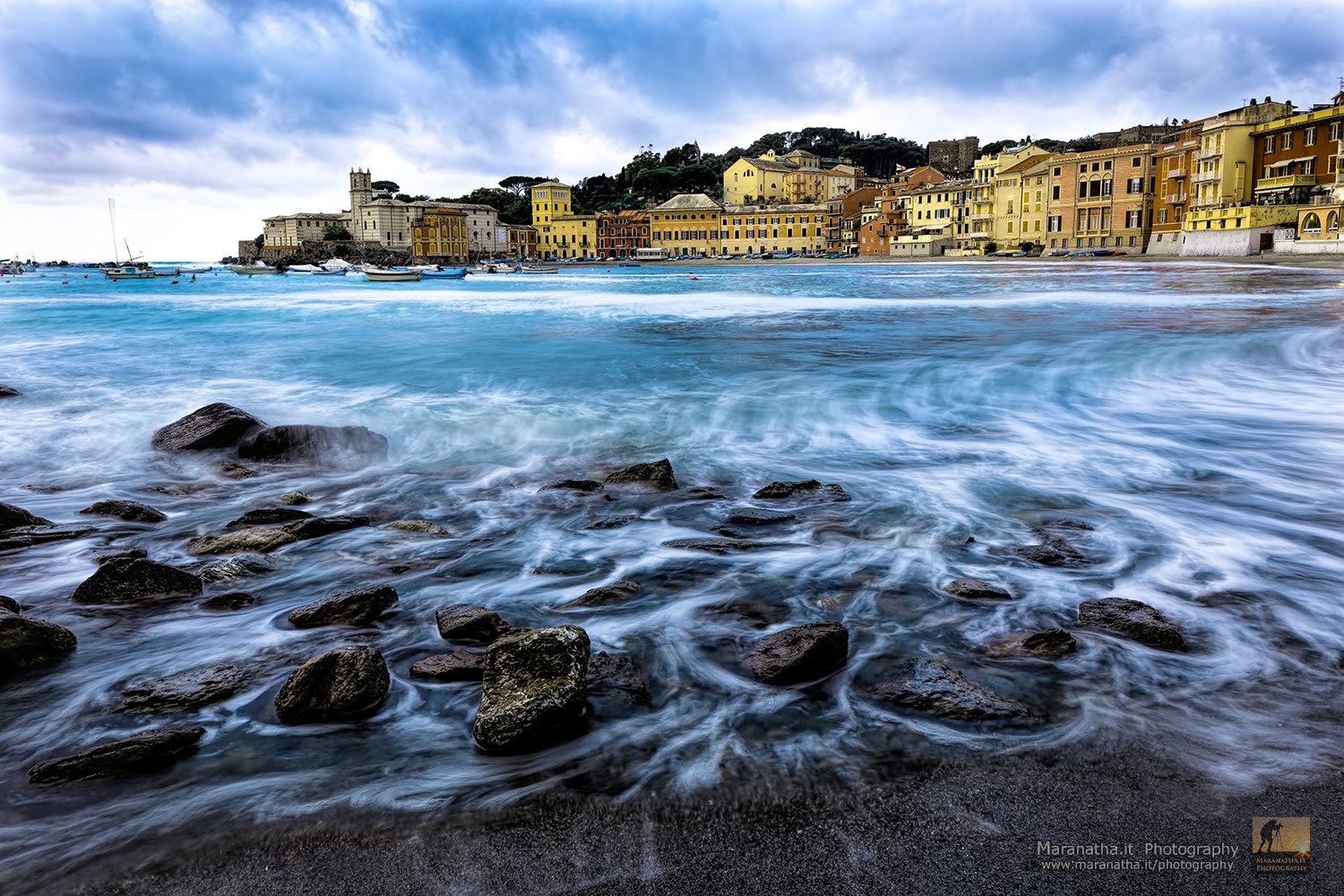 Canon TS-E 24.0mm f/3.5 L II sample photo. East bay - sestri levante photography