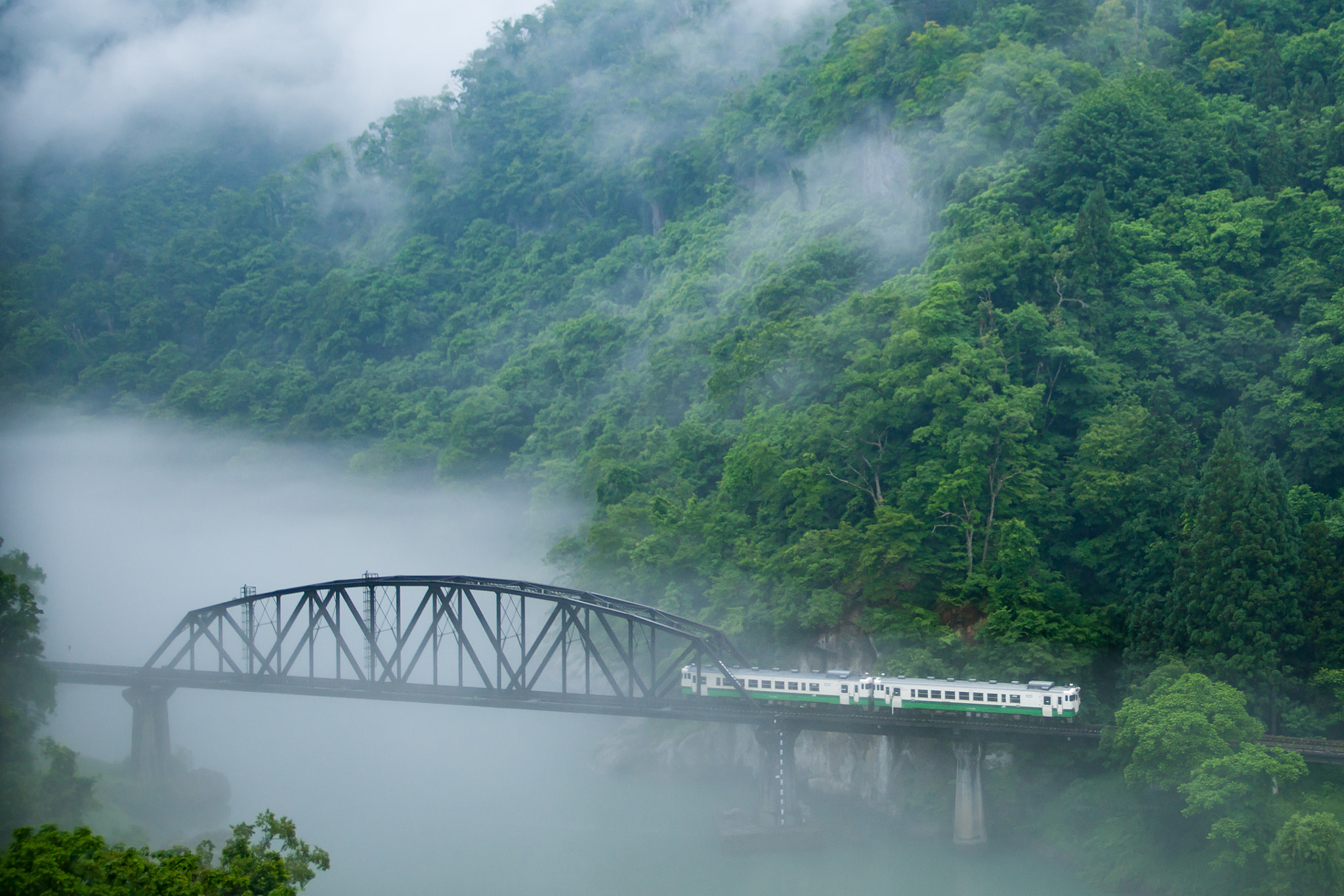 Sony Alpha DSLR-A900 + Minolta AF 28-70mm F2.8 G sample photo. Valley of the unseen photography