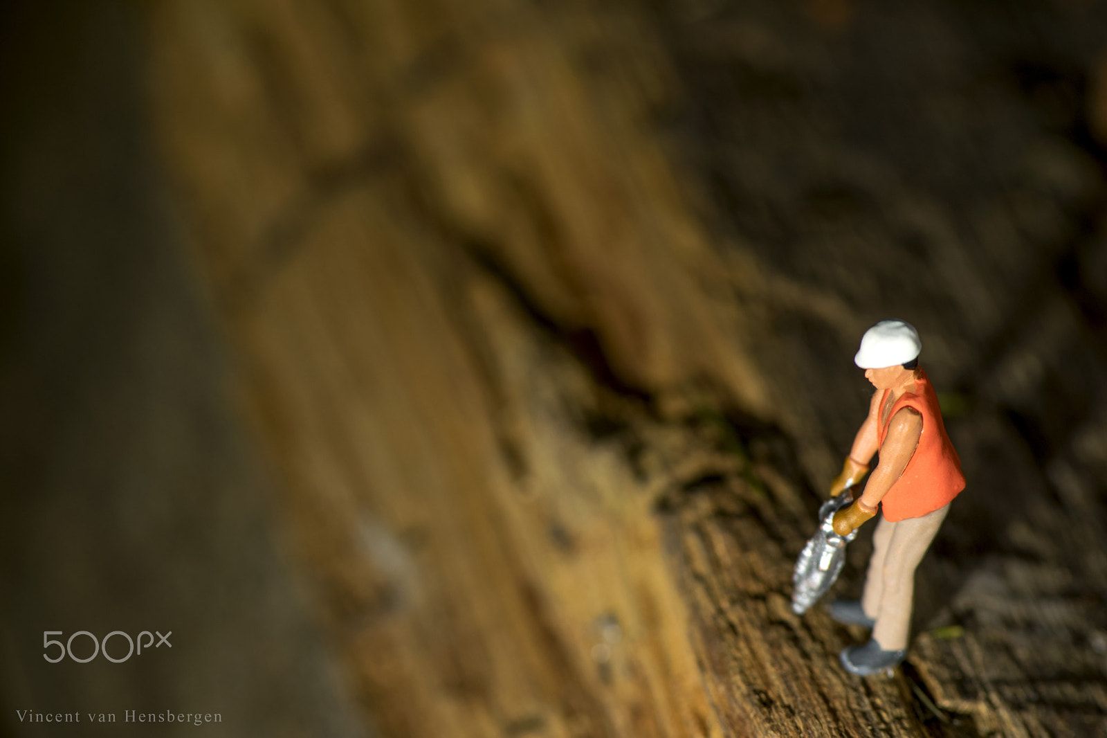 Nikon AF-S Micro-Nikkor 105mm F2.8G IF-ED VR sample photo. Working the abyss photography