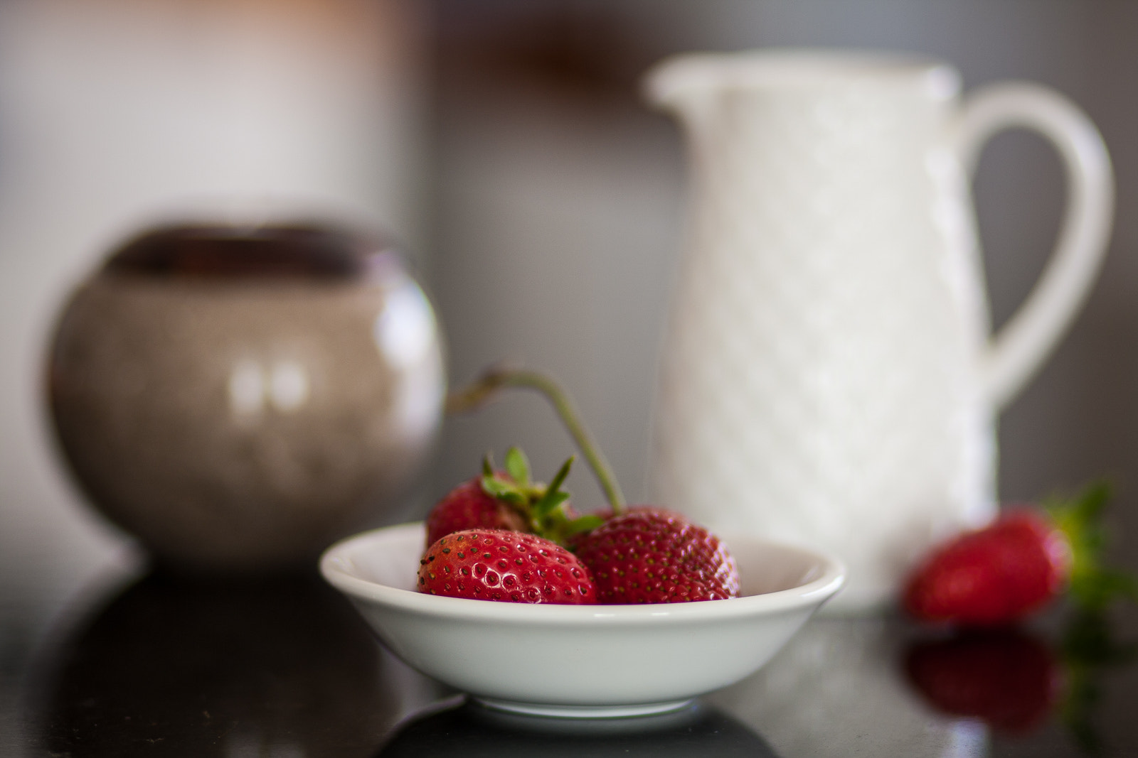 Canon EOS 40D + Canon EF 85mm F1.8 USM sample photo. Strawberries photography