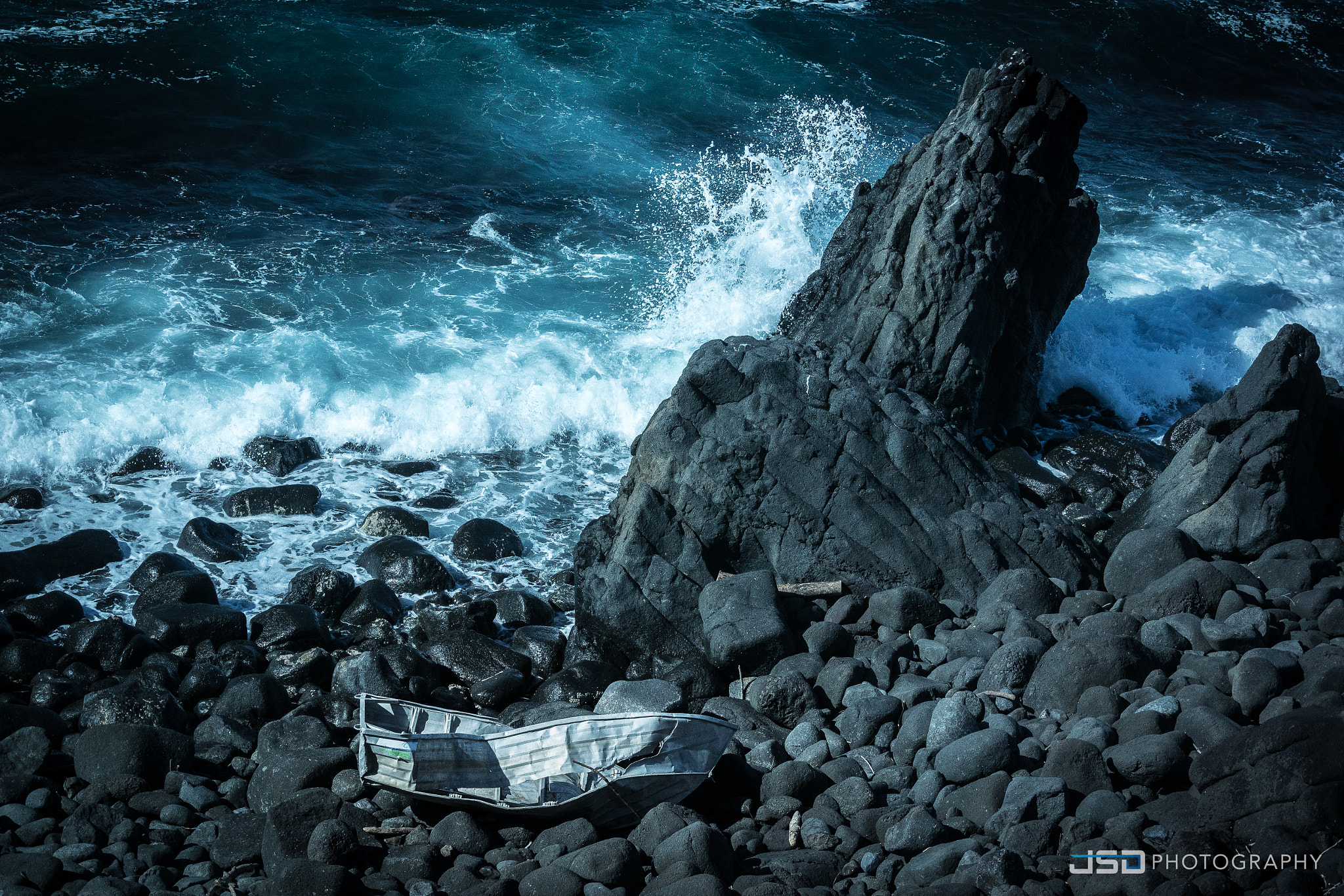 Nikon 1 Nikkor VR 30-110mm F3.8-5.6 sample photo. Shipwrecked photography