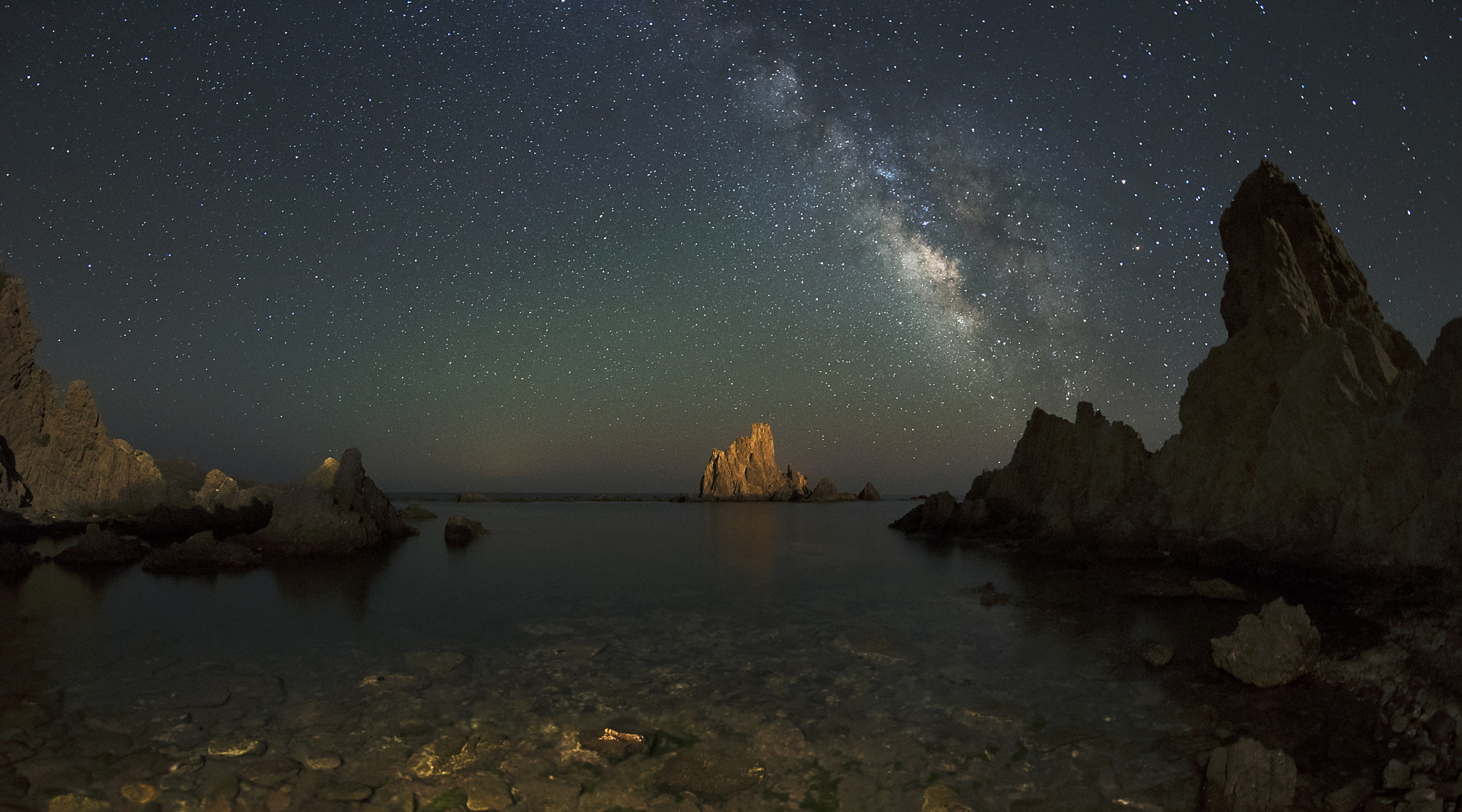 Samyang 12mm F2.8 ED AS NCS Fisheye sample photo. The magic of the night photography