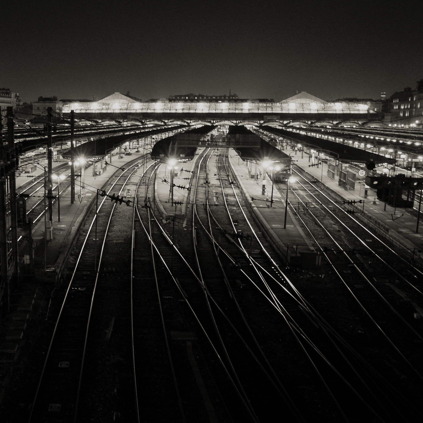 GR LENS A12 28mm F2.5 sample photo. Gare du nord photography