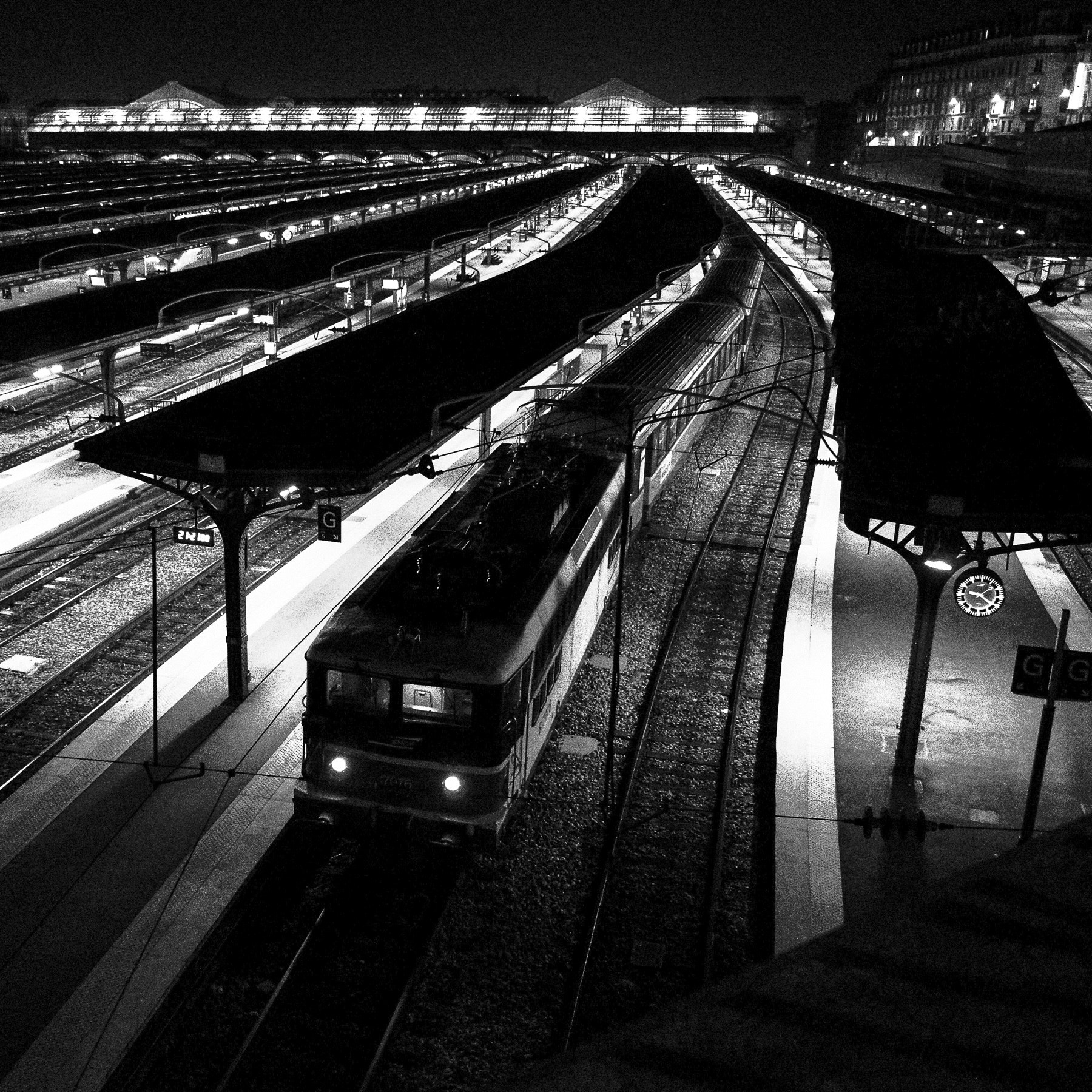 GR LENS A12 28mm F2.5 sample photo. Gare du nord photography