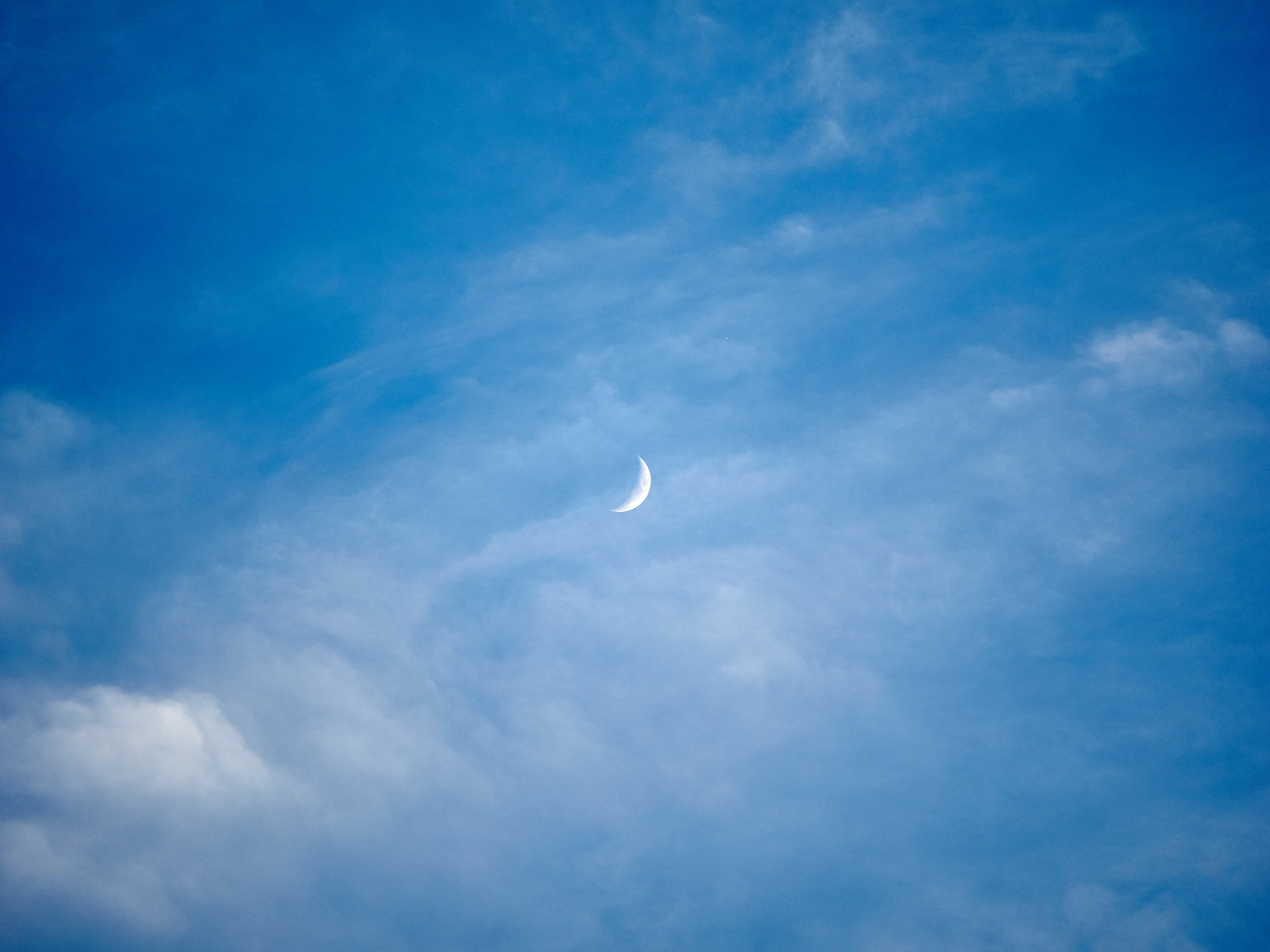 Panasonic Lumix G X Vario 35-100mm F2.8 OIS sample photo. Moon photography