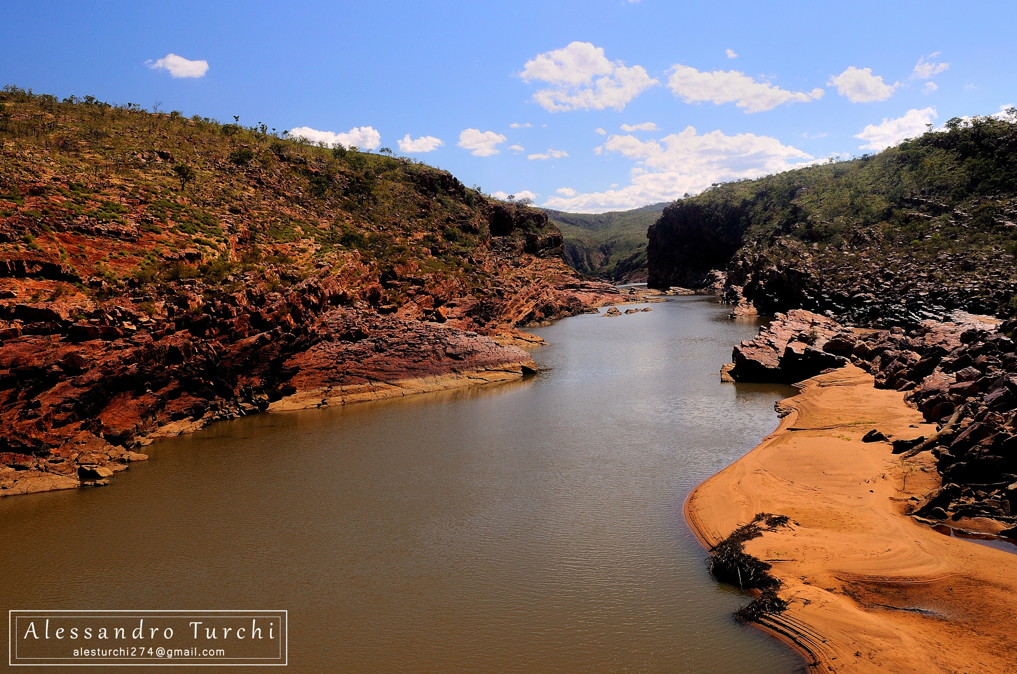 Nikon D90 + AF Nikkor 20mm f/2.8 sample photo. Diamond gorge photography