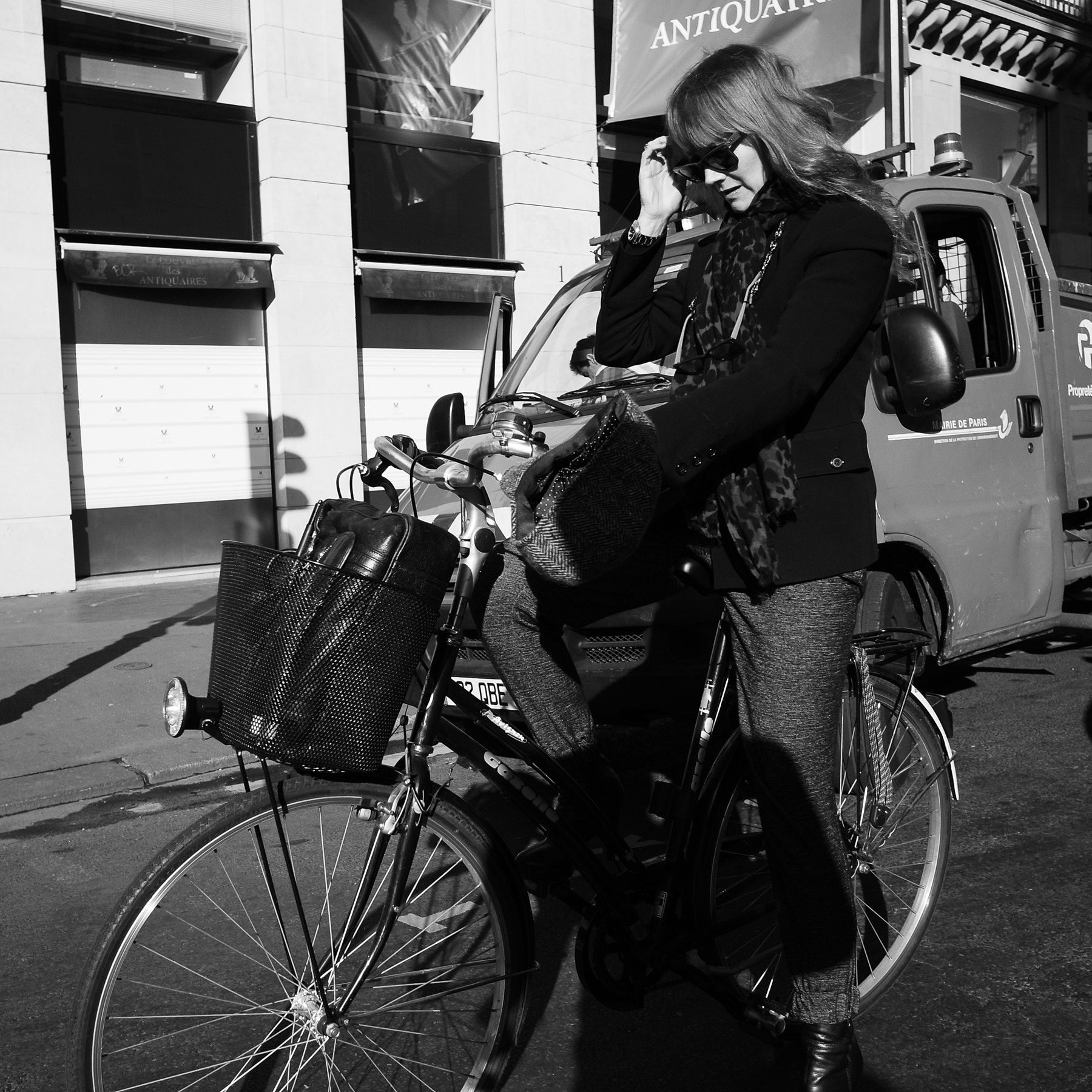 GR LENS A12 28mm F2.5 sample photo. People in paris photography