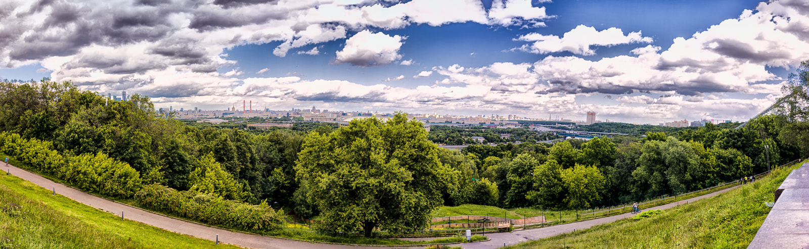 Canon EOS 550D (EOS Rebel T2i / EOS Kiss X4) sample photo. Panorama taken at vorobyovy hills observation platform photography