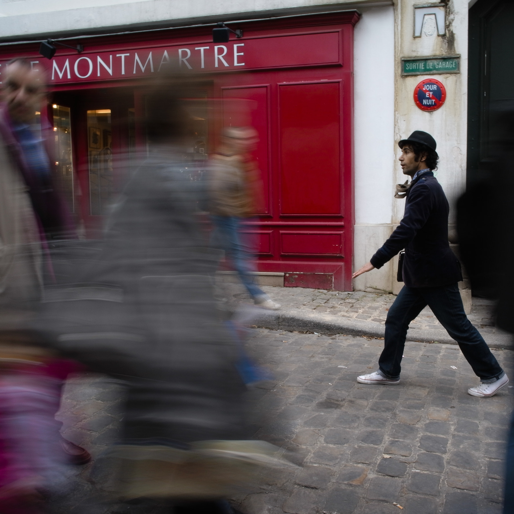 GR LENS A12 28mm F2.5 sample photo. People in paris photography