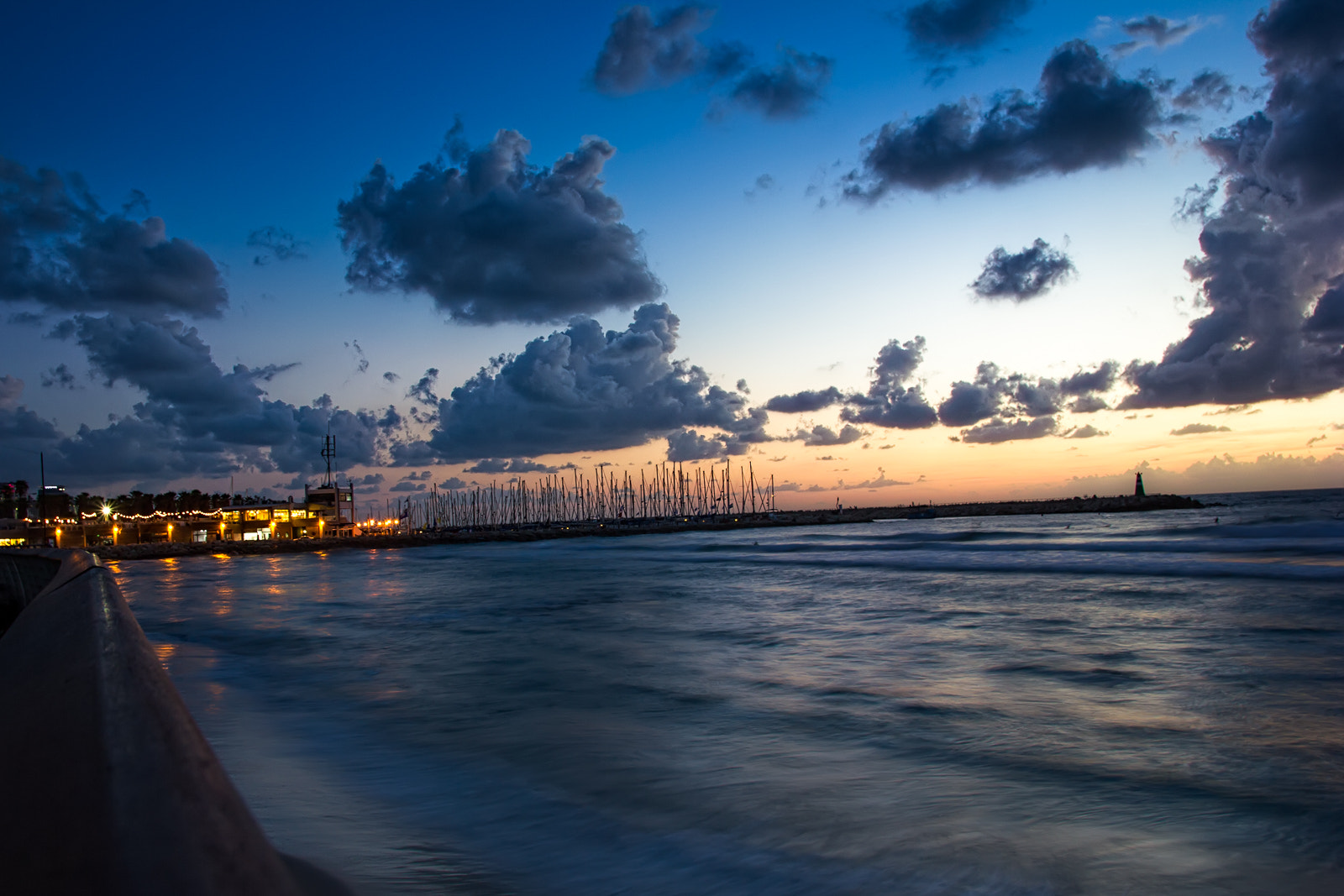 Canon EOS 550D (EOS Rebel T2i / EOS Kiss X4) sample photo. Sunset at tel aviv photography