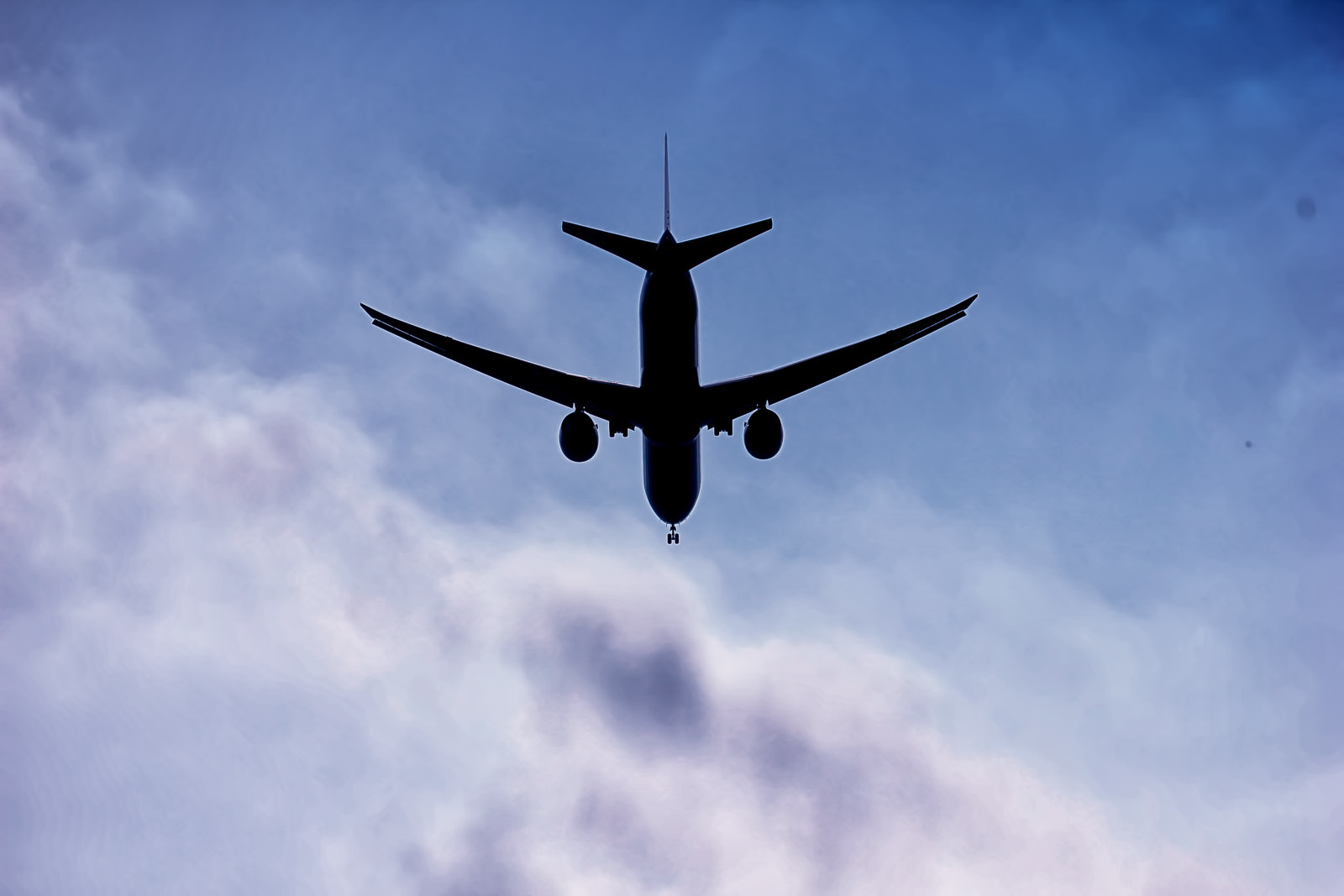 Canon EOS 550D (EOS Rebel T2i / EOS Kiss X4) sample photo. Plane takking off photography