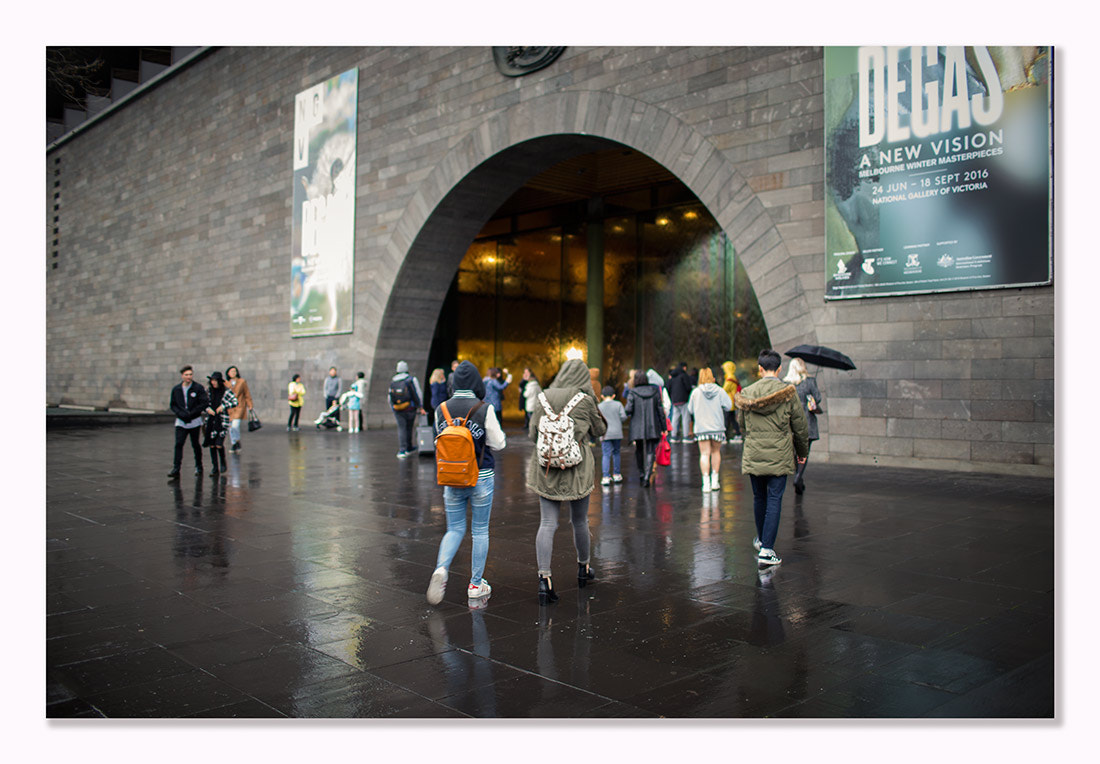 Canon EOS-1D X + Canon EF 35mm F1.4L USM sample photo. Shooting strangers photography