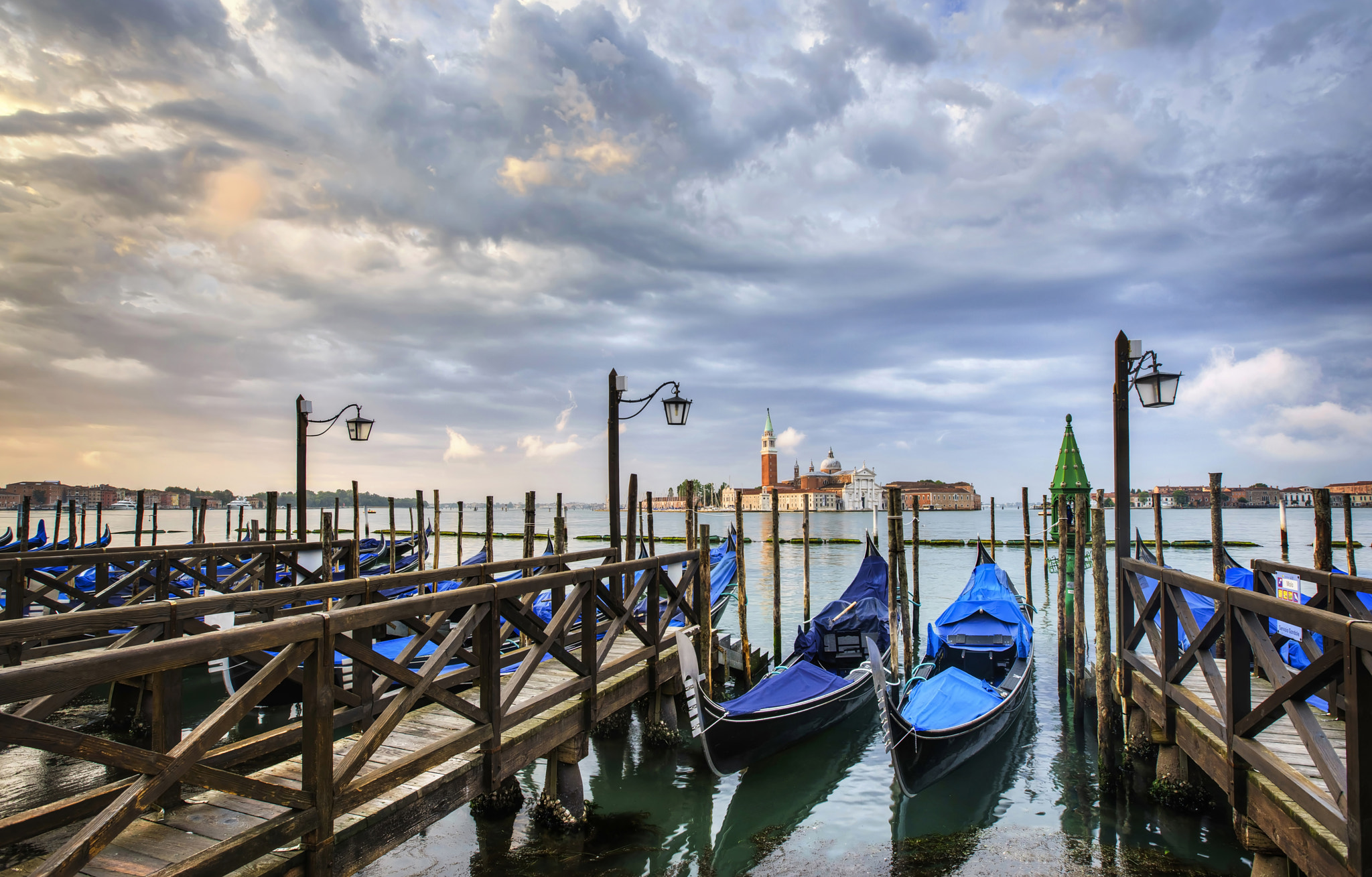 Sony a7R + Canon EF 16-35mm F2.8L II USM sample photo. Good morning venice photography