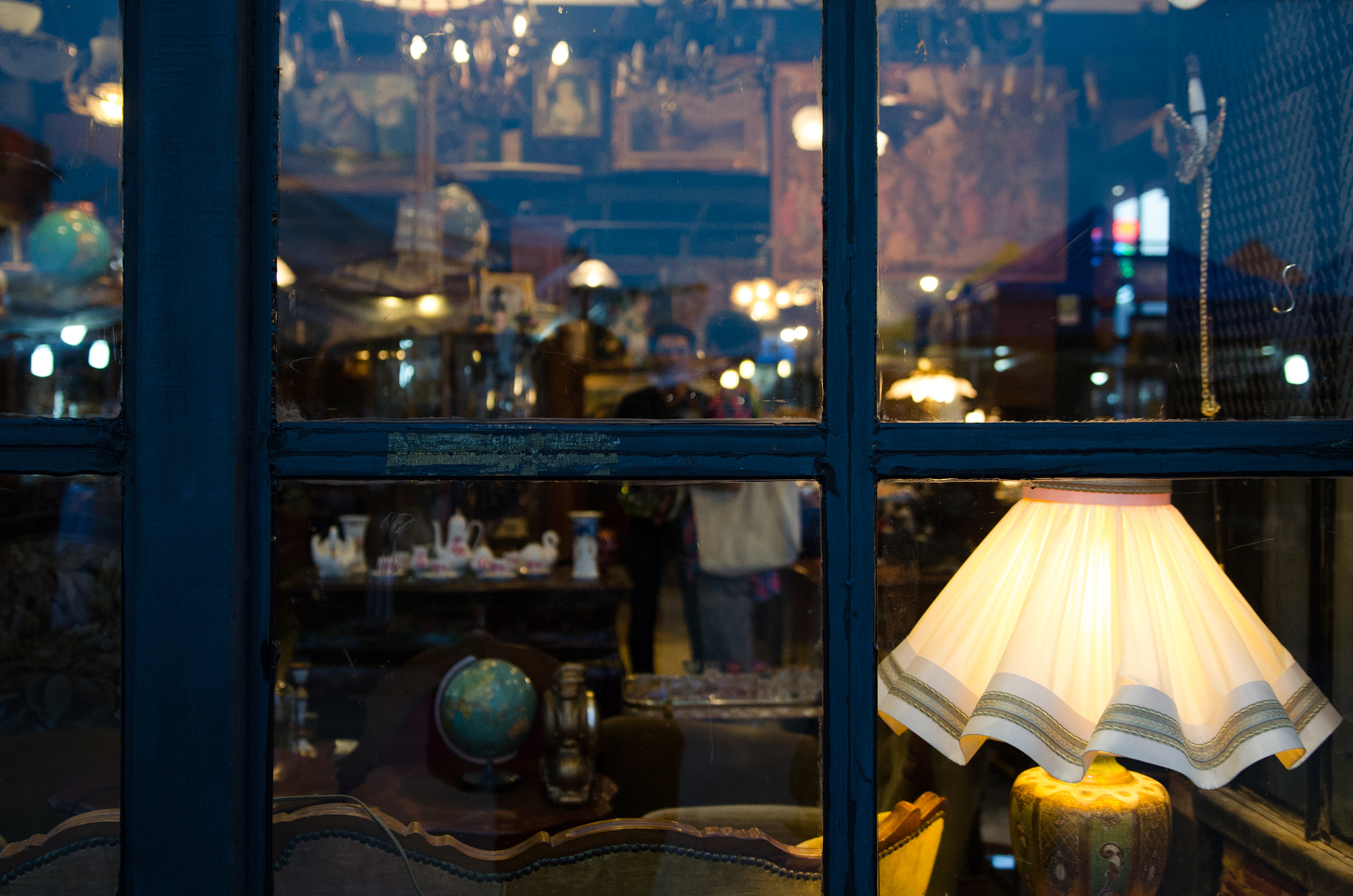 Nikon D5100 + Sigma 18-35mm F1.8 DC HSM Art sample photo. Metal n glass photography