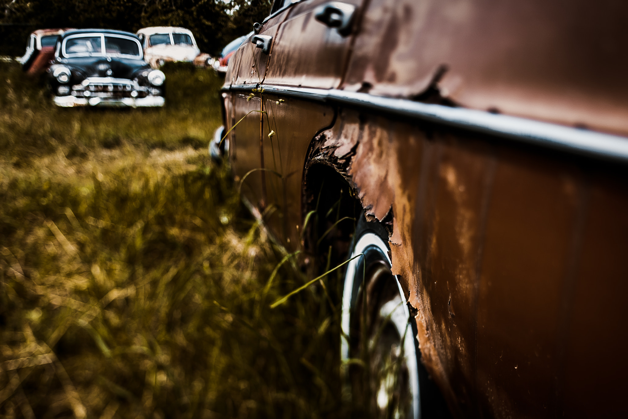 Canon EOS 5D + Canon TS-E 45mm F2.8 Tilt-Shift sample photo. Old russain car photography