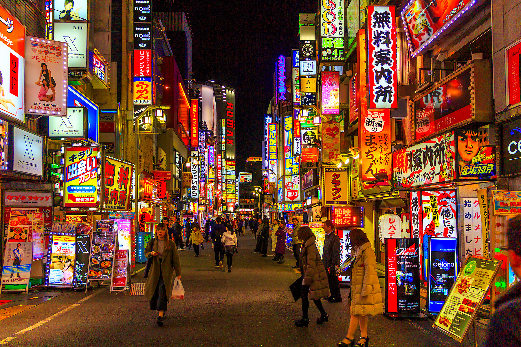 Canon EOS M sample photo. Night scene, shinjuku, tokyo, japan. photography
