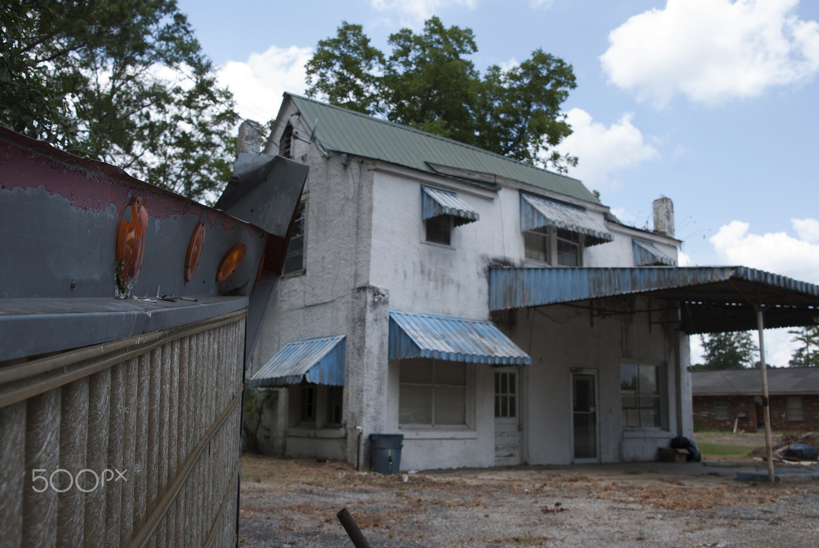 Nikon D40X sample photo. Abandoned store photography