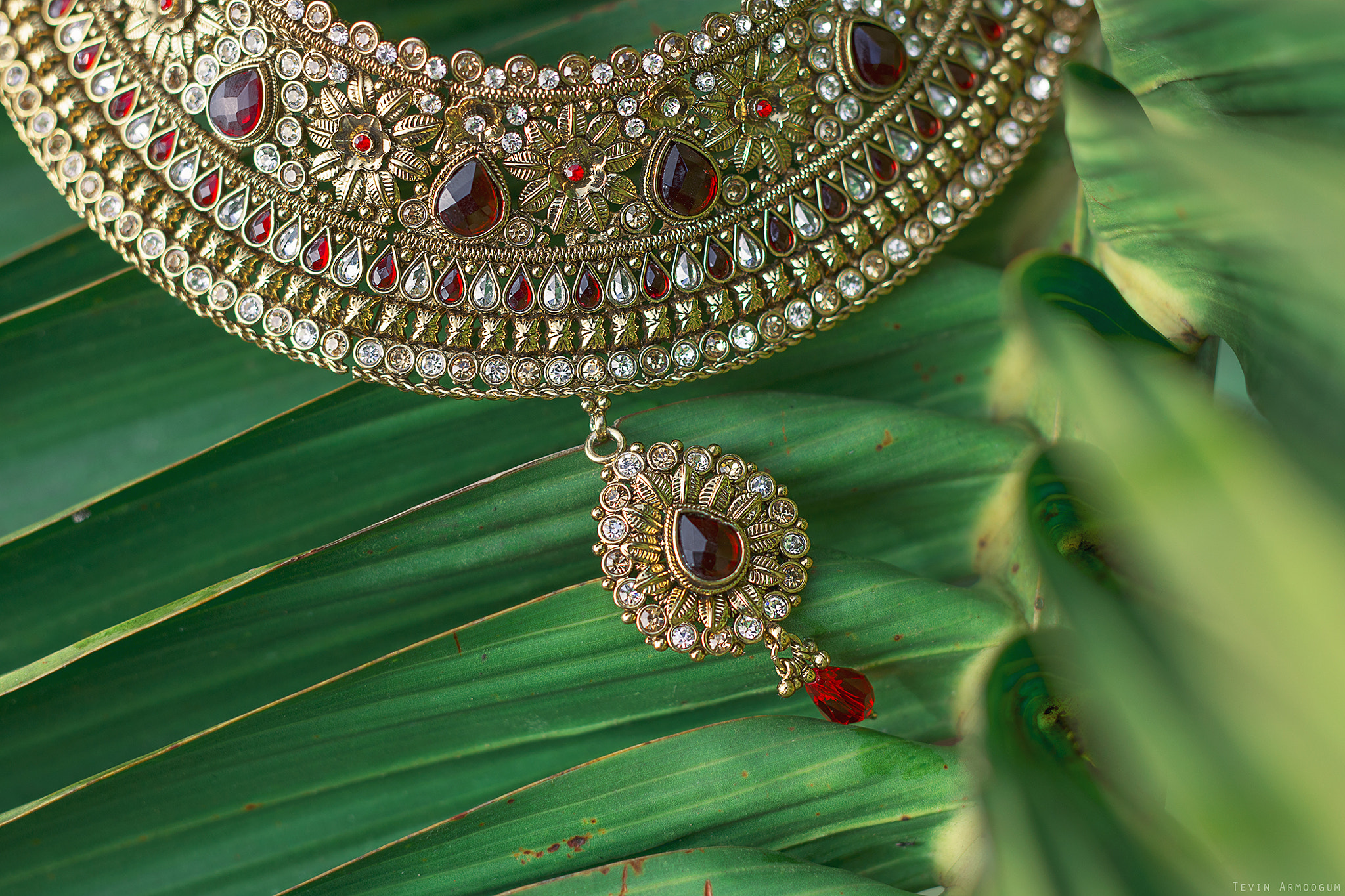Nikon D7200 + Sigma 50mm F1.4 DG HSM Art sample photo. Bride's necklace photography