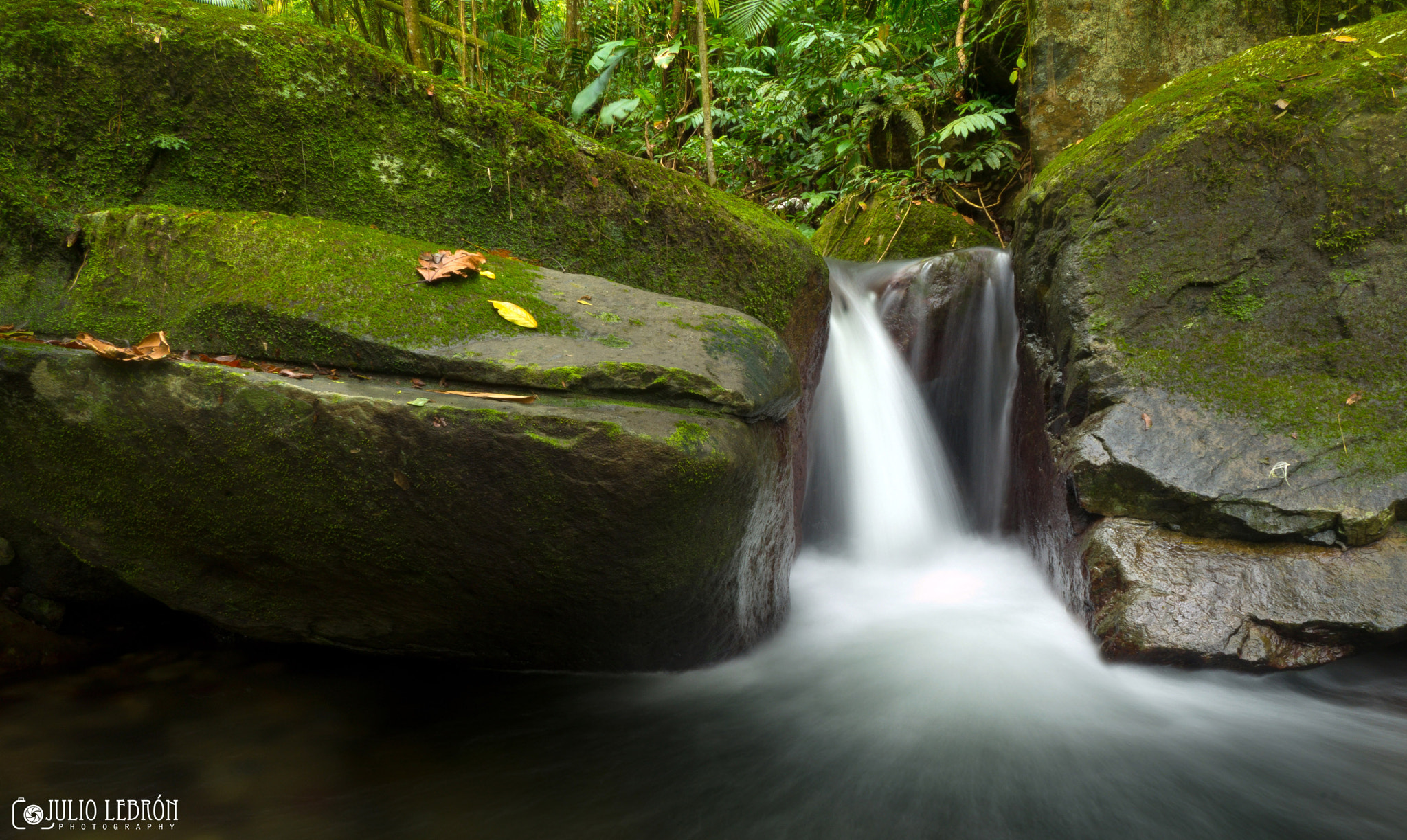 Pentax smc DA 14mm F2.8 ED (IF) sample photo. Little waterfall photography
