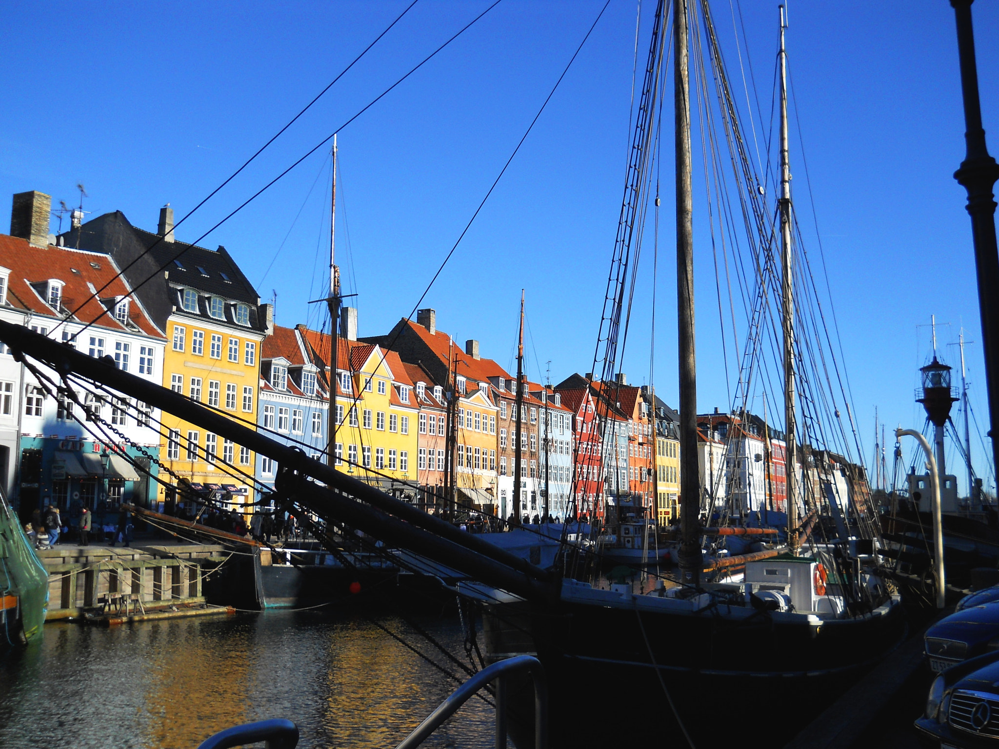 Nikon Coolpix L22 sample photo. Colorful nyhavn photography