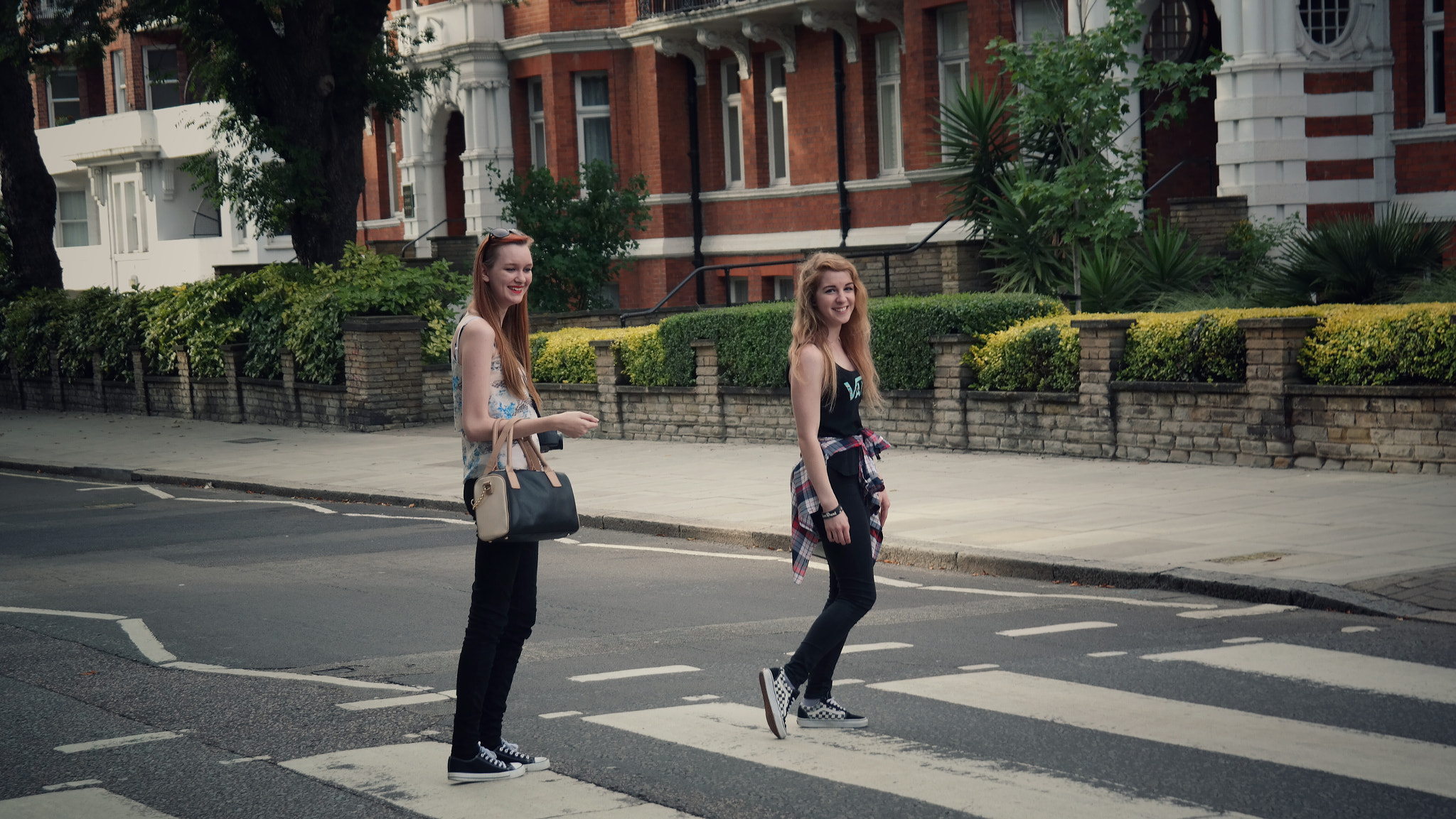 Samsung EK-GN120 sample photo. Standing awkwardly on abbey road photography