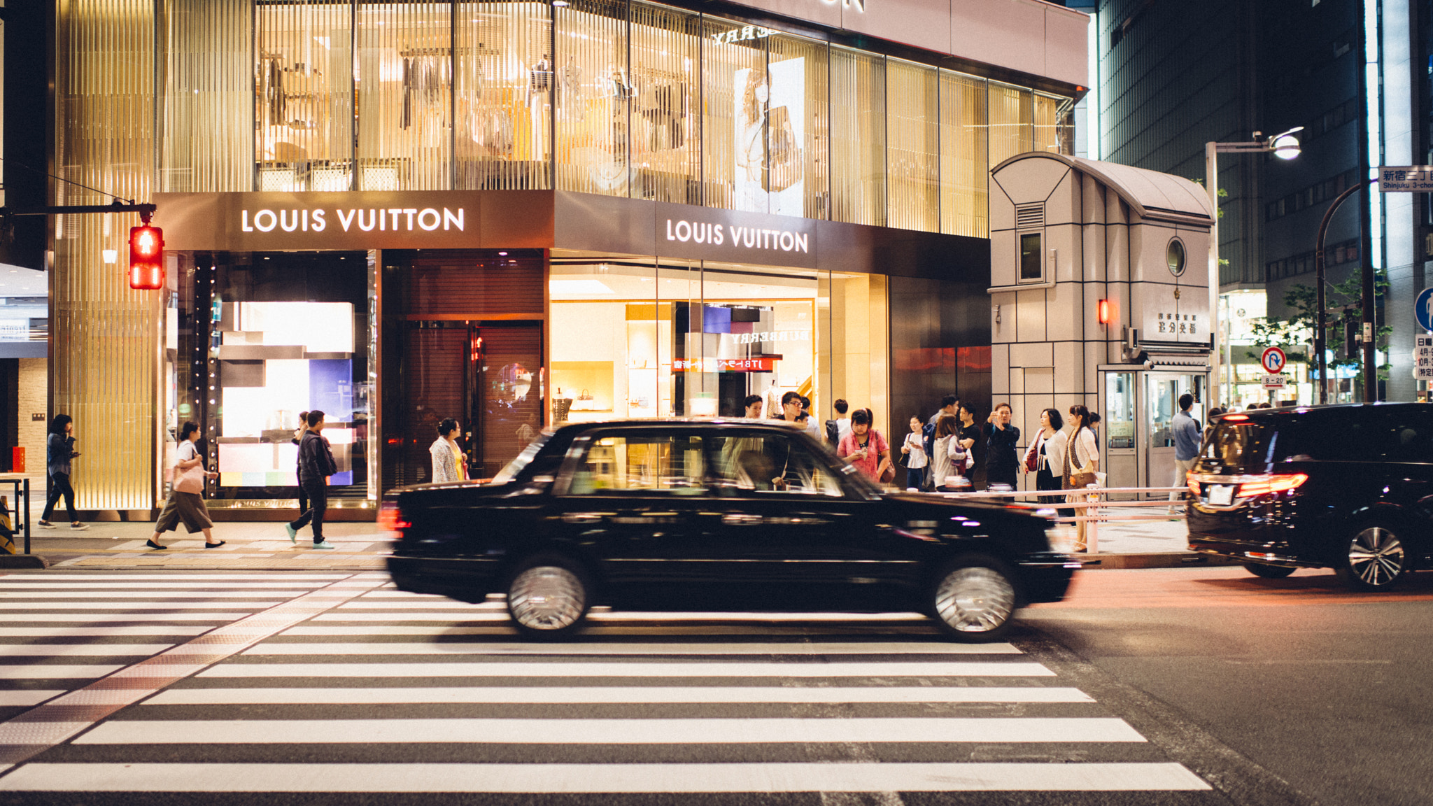 Nikon D800E + Nikon AF-S Nikkor 35mm F1.4G sample photo. Tokyo's gold photography