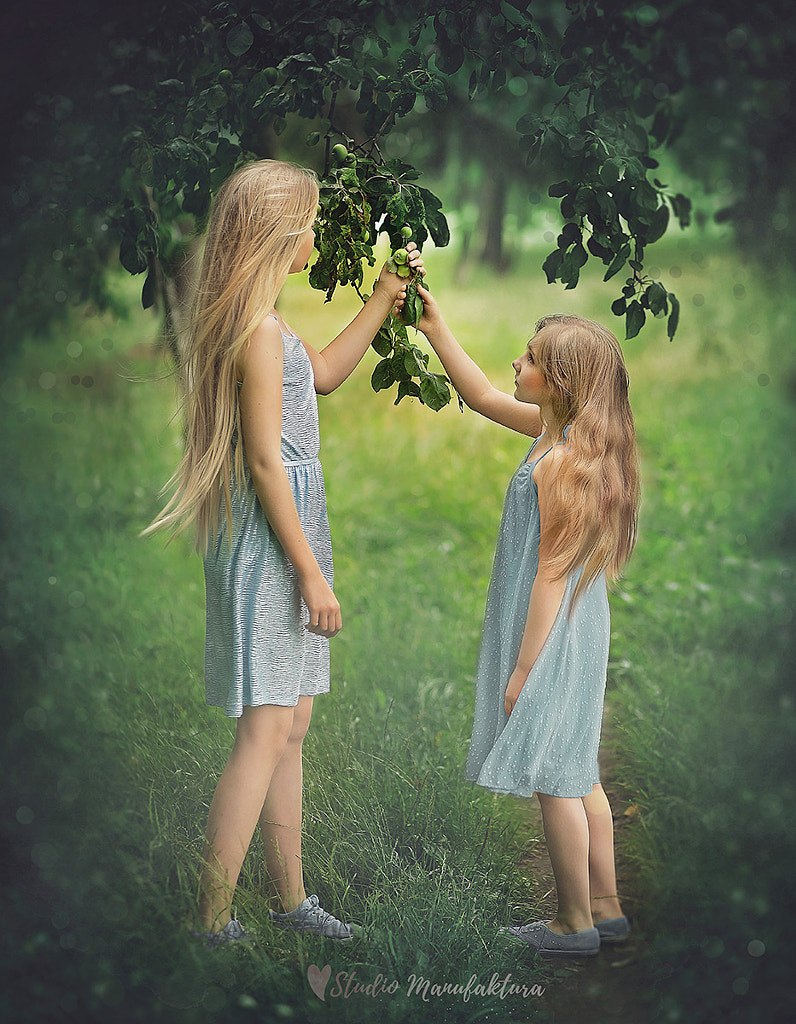 Eves and green apple. by Agnieszka Filipowska on 500px.com