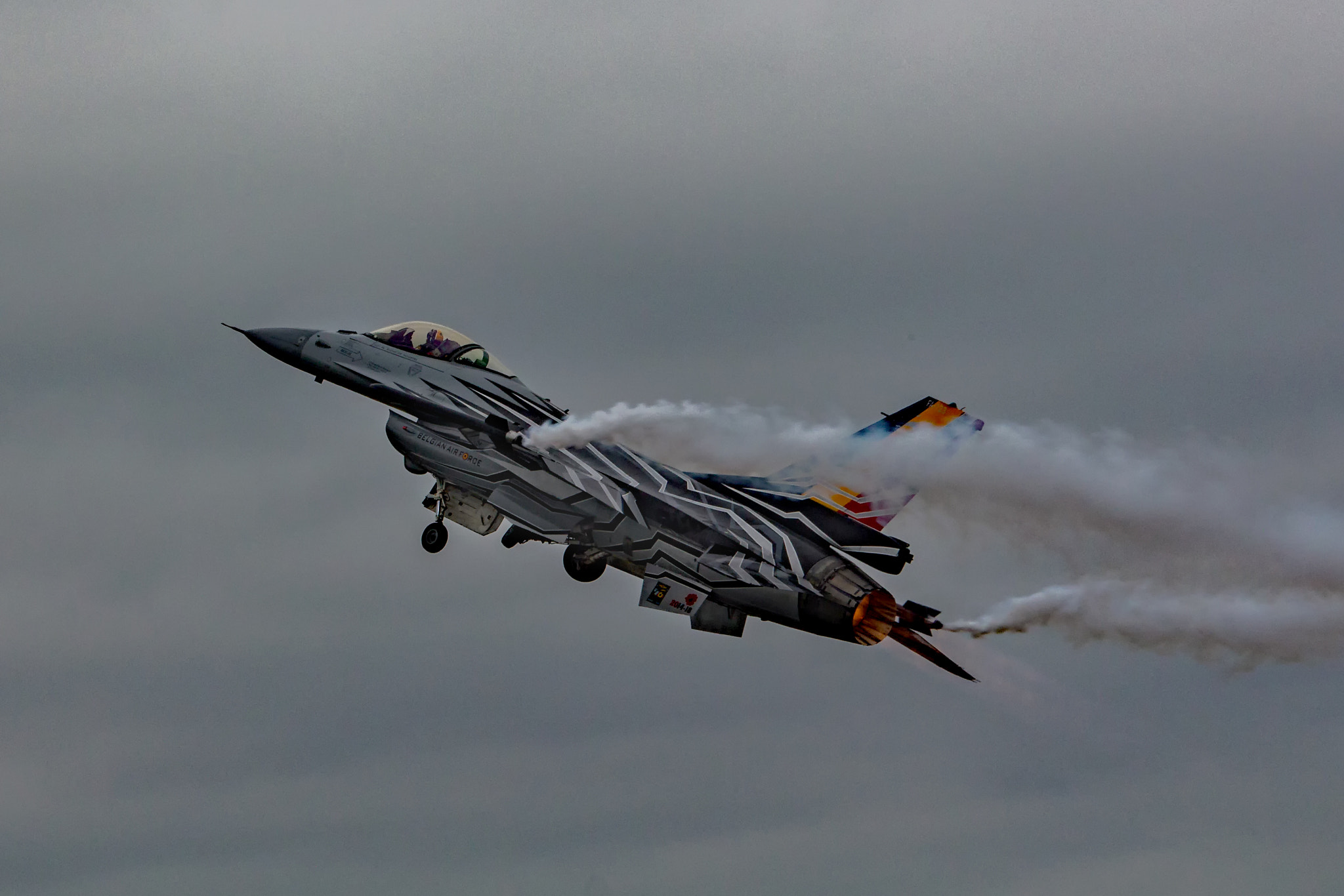 Canon EOS 650D (EOS Rebel T4i / EOS Kiss X6i) sample photo. F16 departs photography