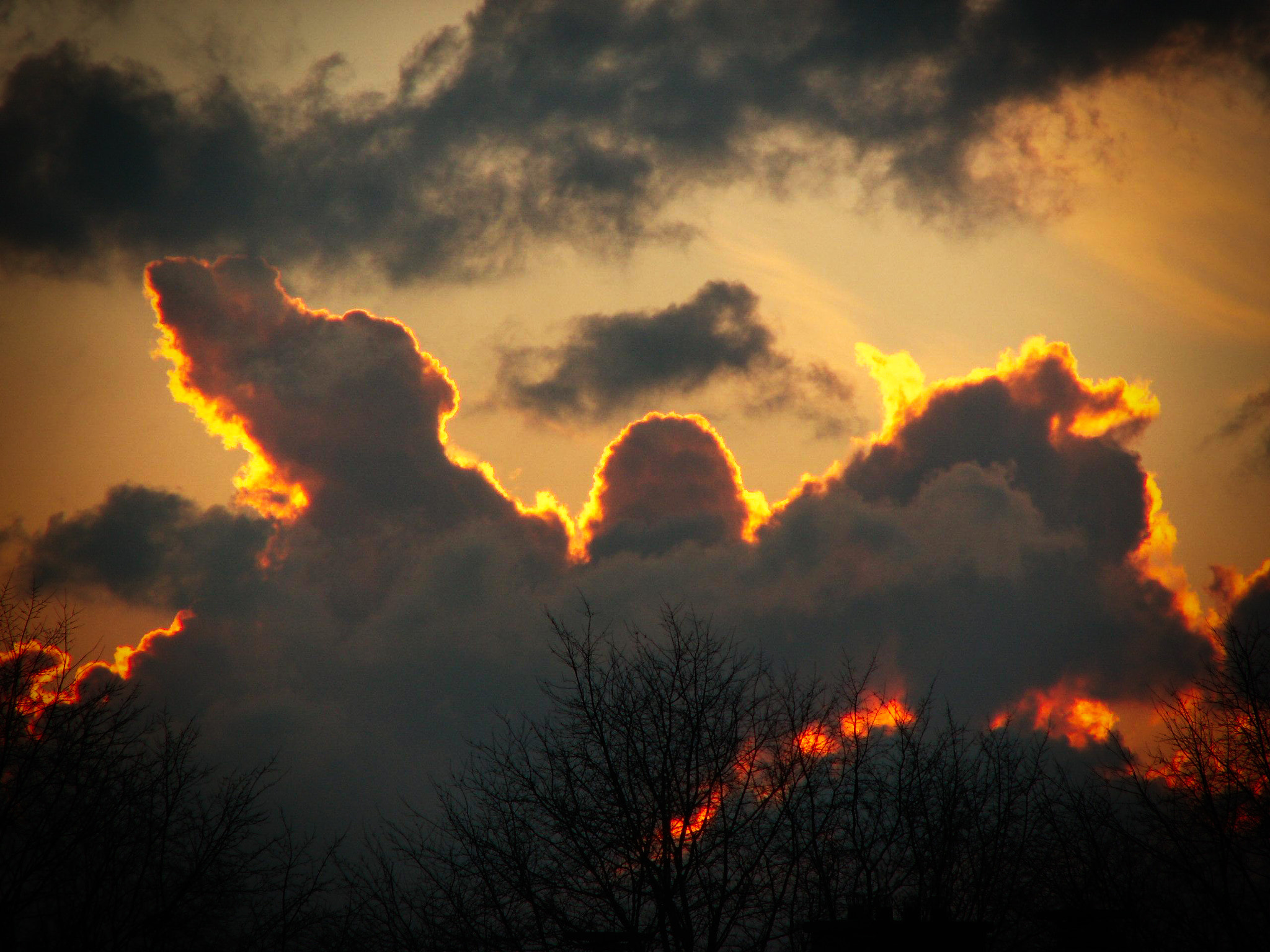 KONICA MINOLTA DiMAGE Z5 sample photo. Angel-like cloud photography