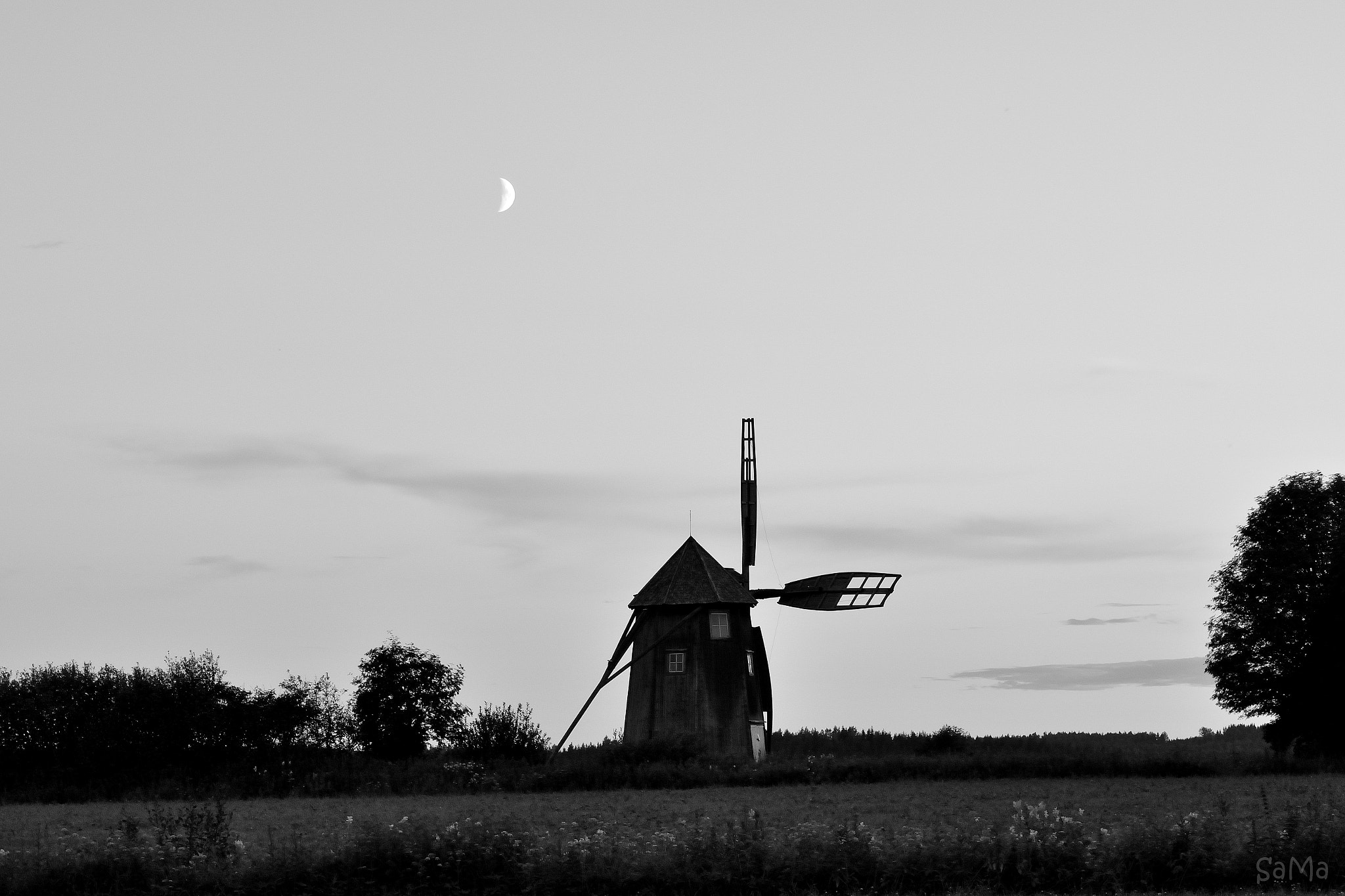 Nikon AF-S Micro-Nikkor 60mm F2.8G ED sample photo. Windmill at night photography