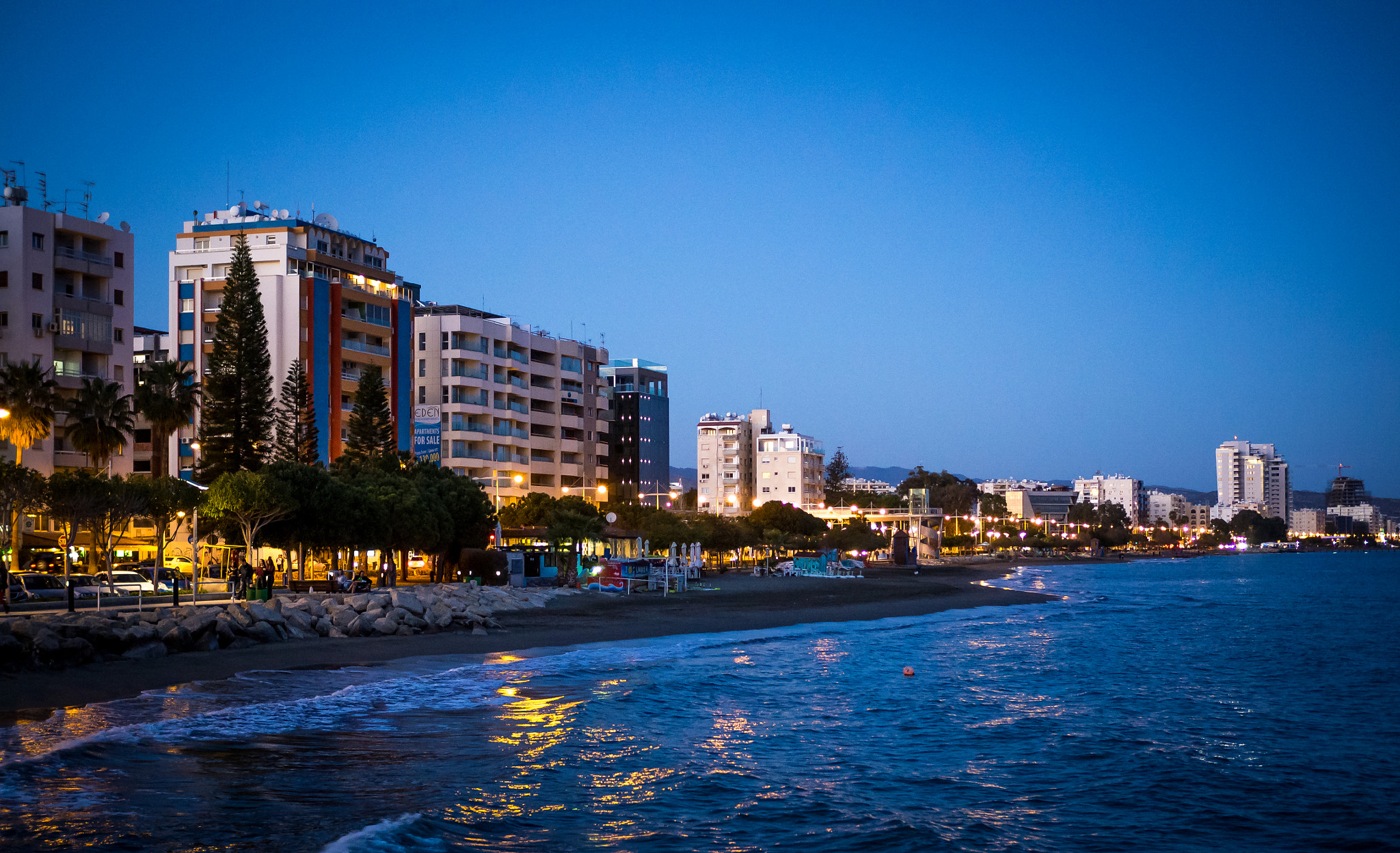 Olympus OM-D E-M10 + Olympus M.Zuiko Digital 25mm F1.8 sample photo. Limassol at night photography