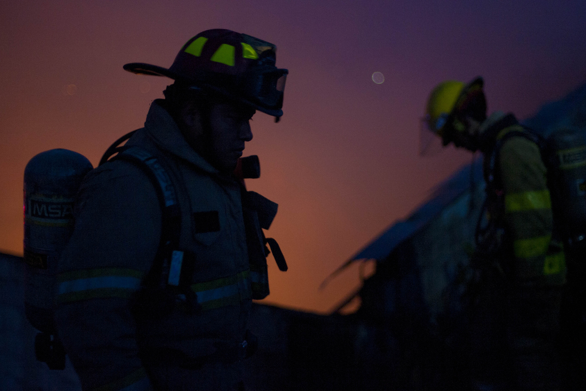 Canon EOS-1D Mark II sample photo. Firemen. photography