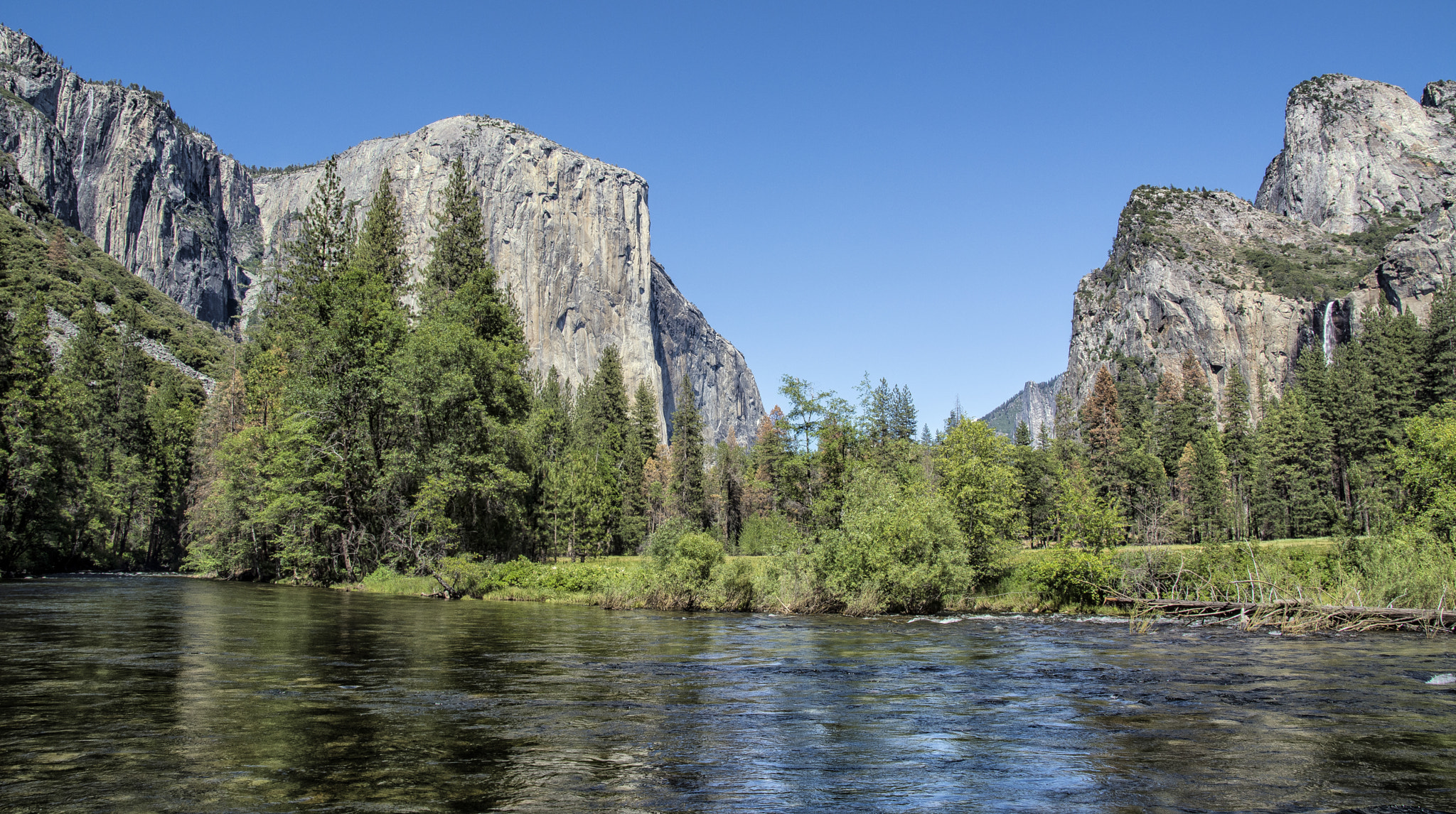 Nikon D7100 + Sigma 28-300mm F3.5-6.3 DG Macro sample photo. Yosemite river photography