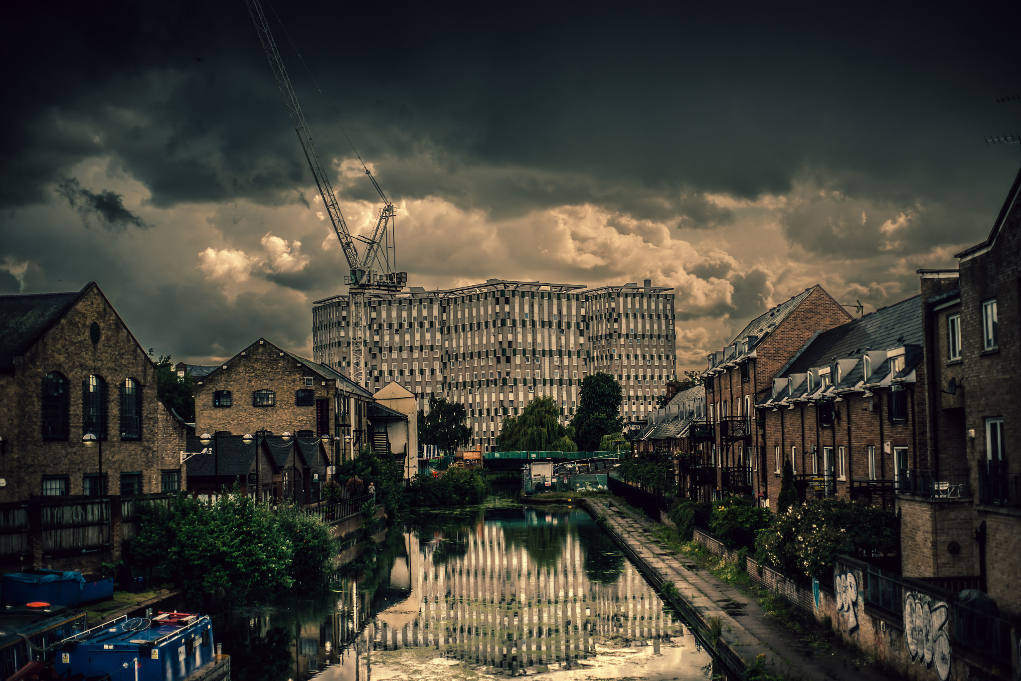 Sony Alpha DSLR-A900 + Sony 50mm F1.4 sample photo. East london canal photography