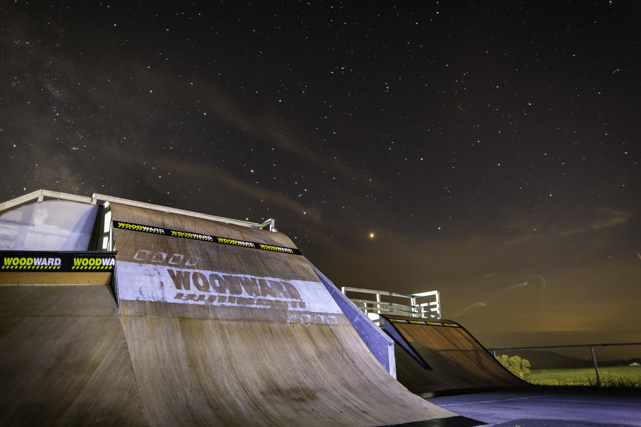 Canon EF 24mm f/1.4L sample photo. Woodward at night photography